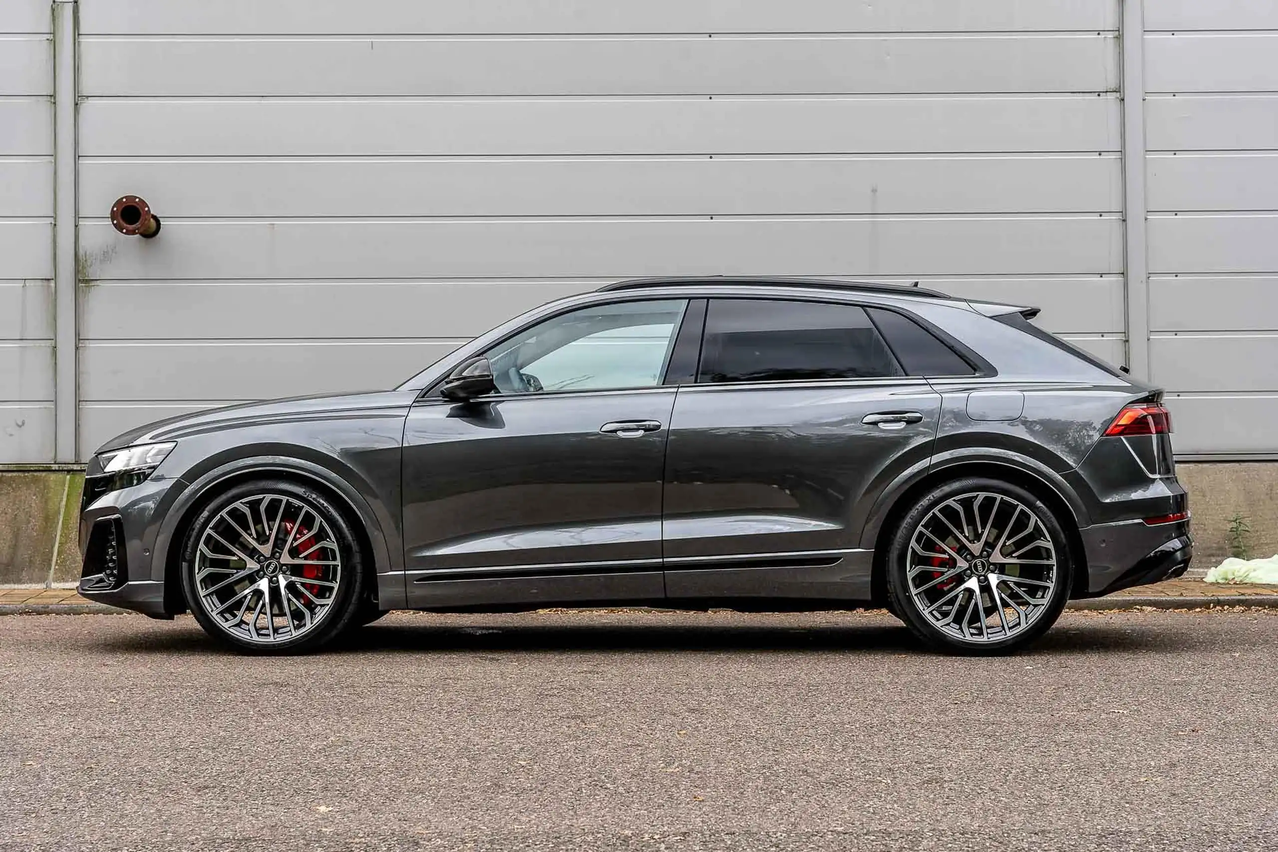 Audi - Q8