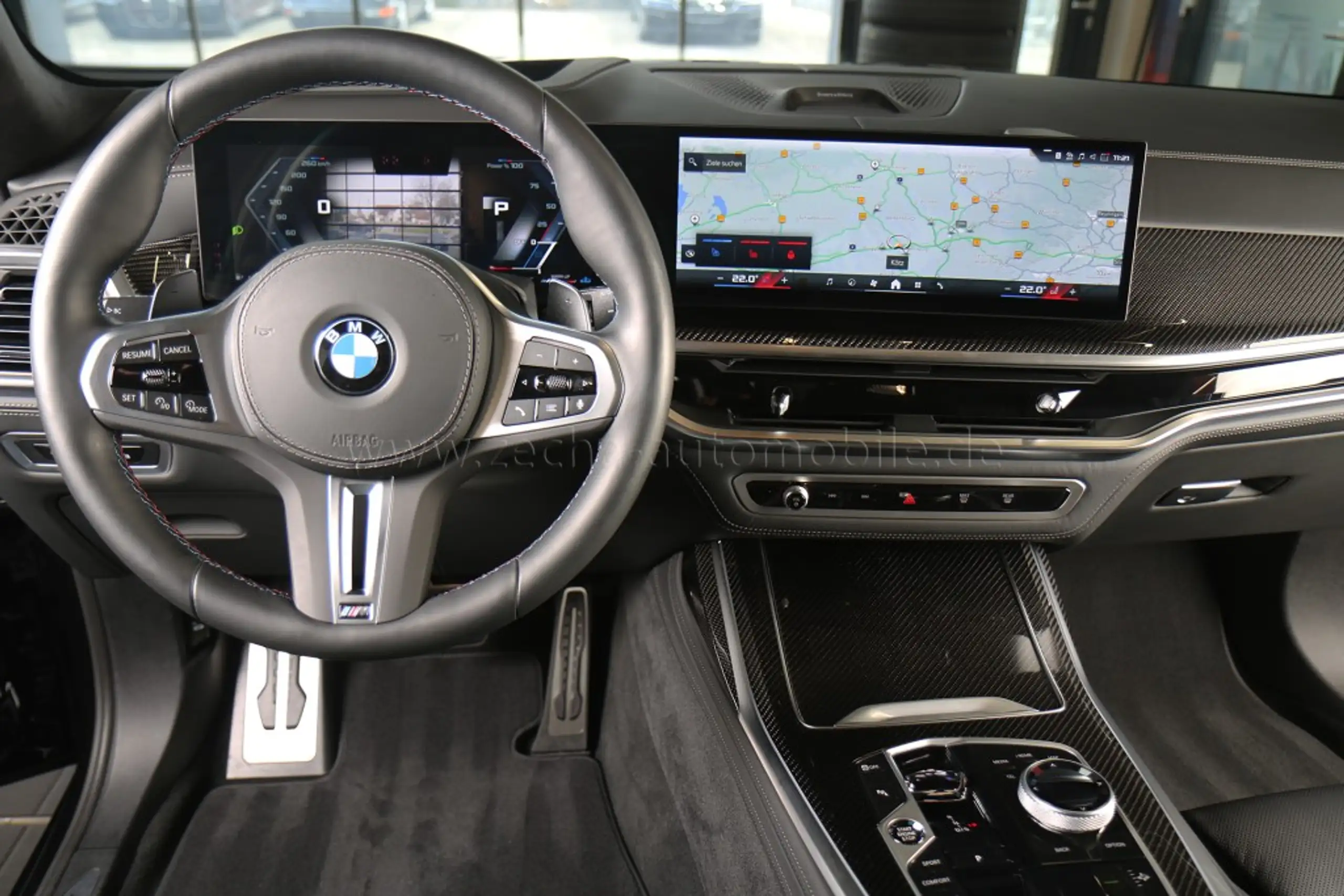 BMW - X7 M