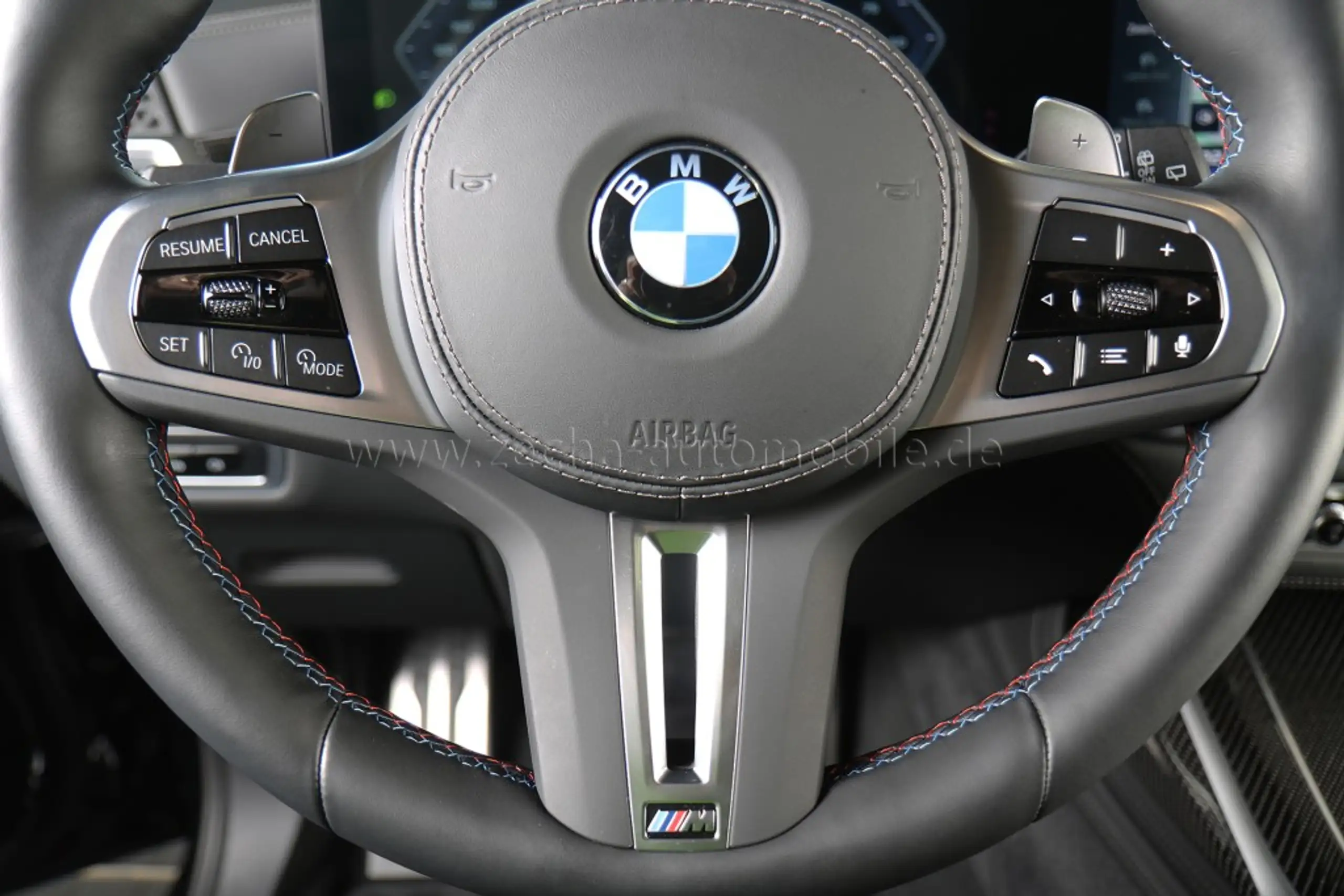 BMW - X7 M