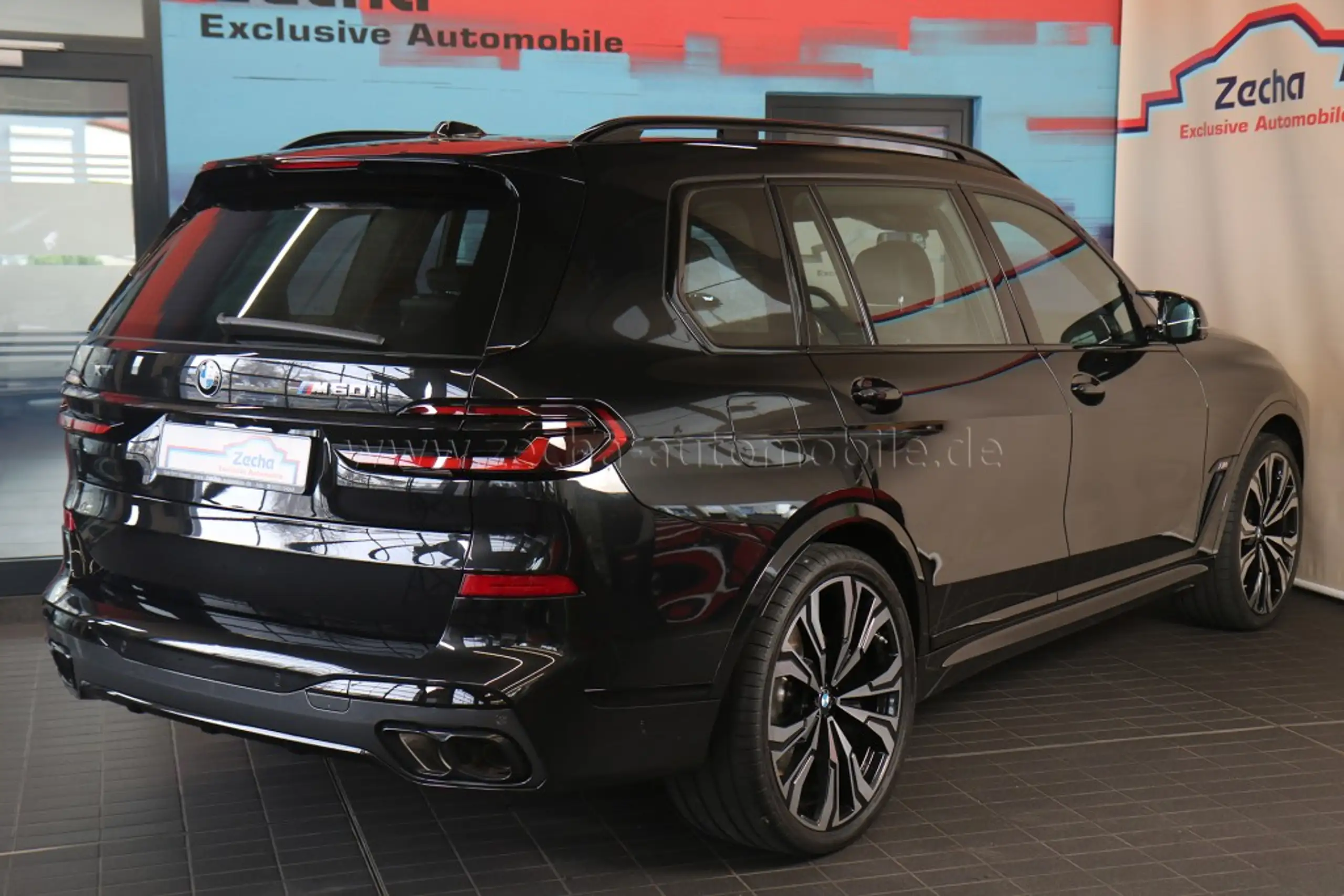 BMW - X7 M