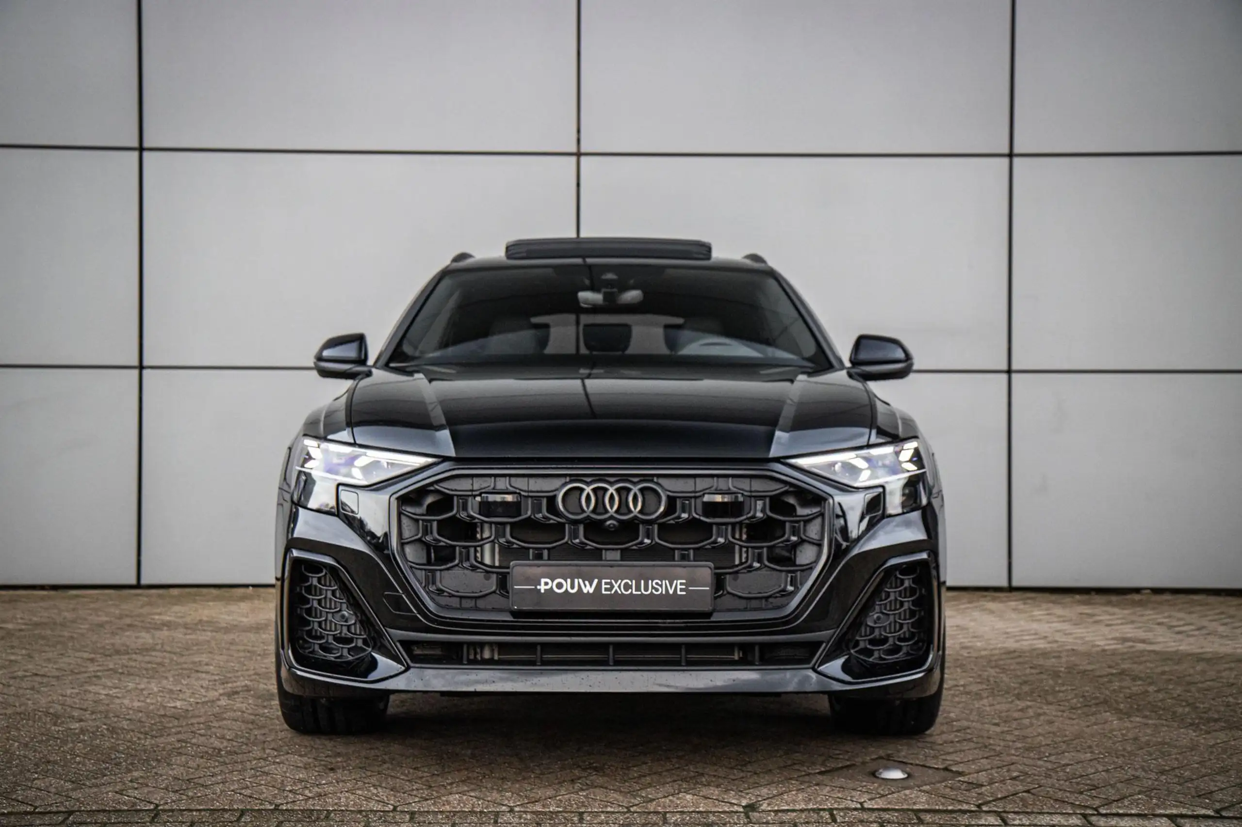 Audi - Q8