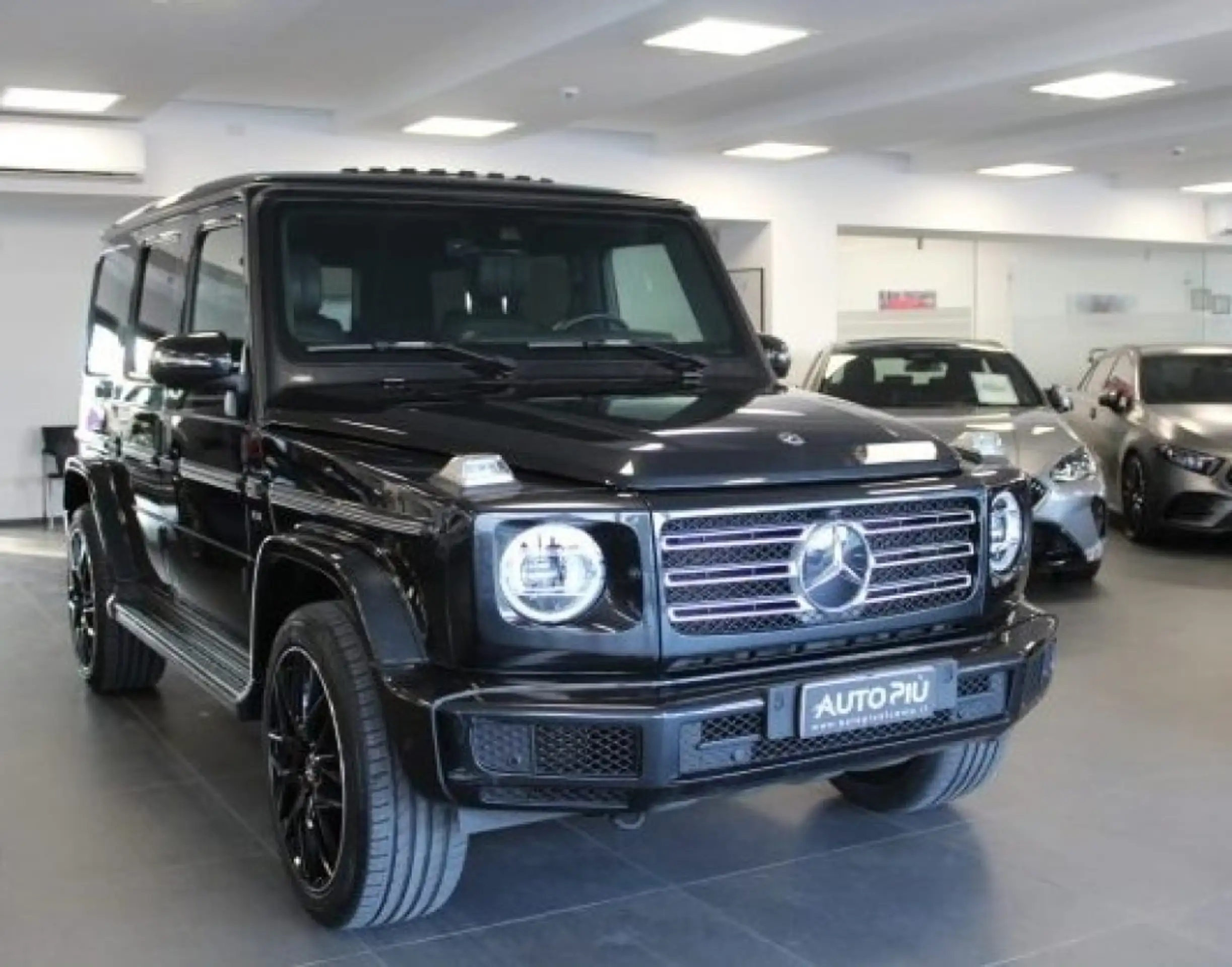 Mercedes-Benz - G 500