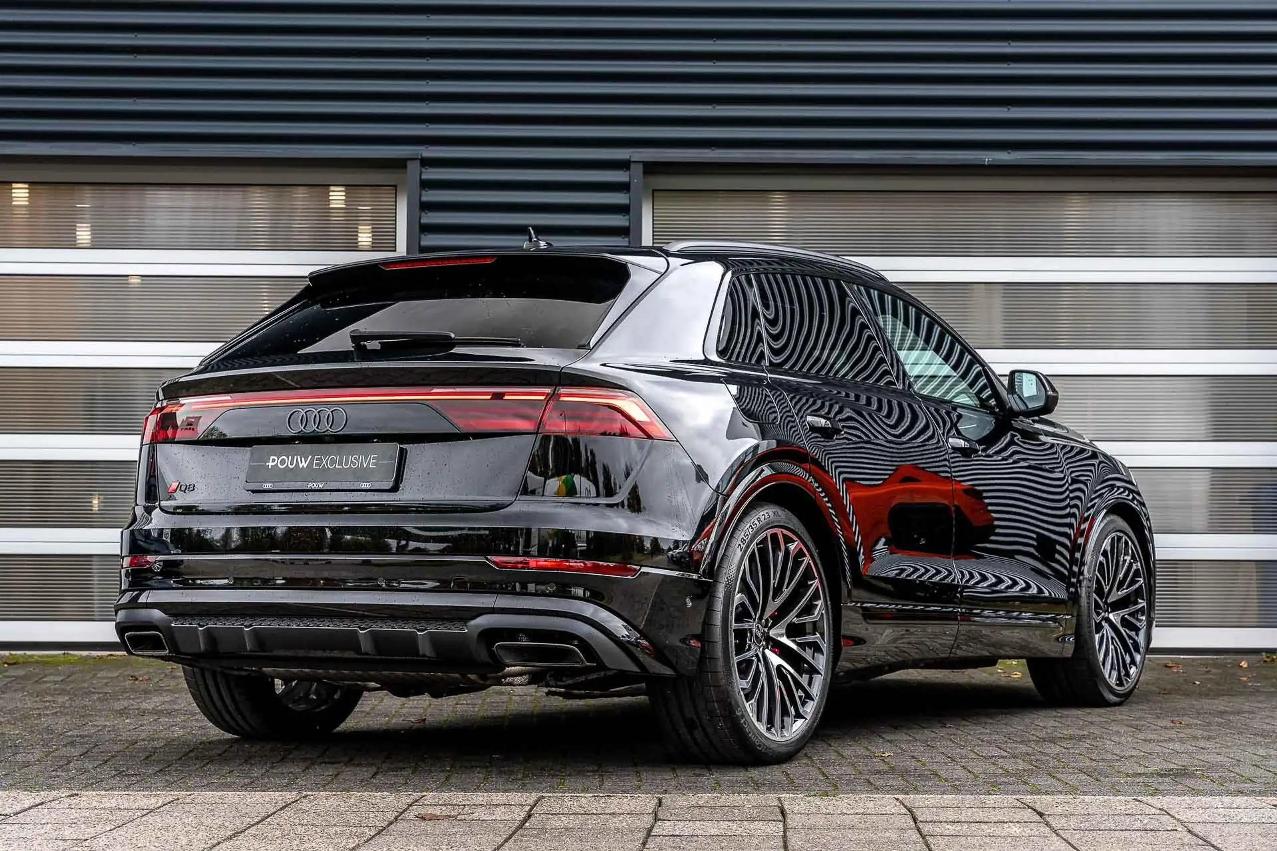 Audi - Q8