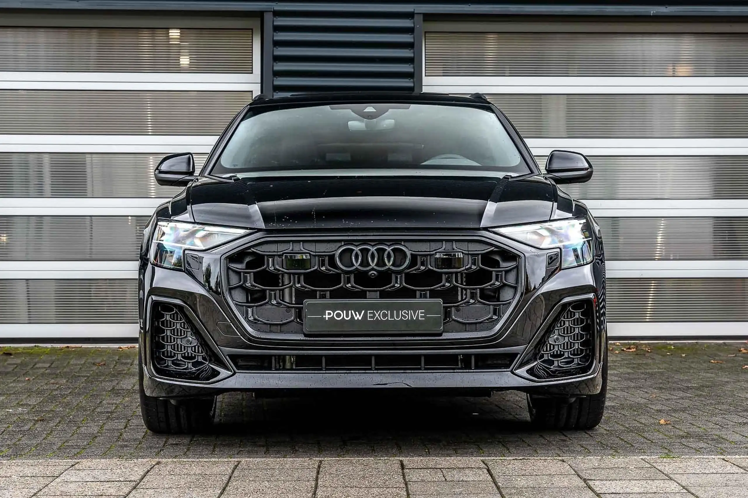 Audi - Q8