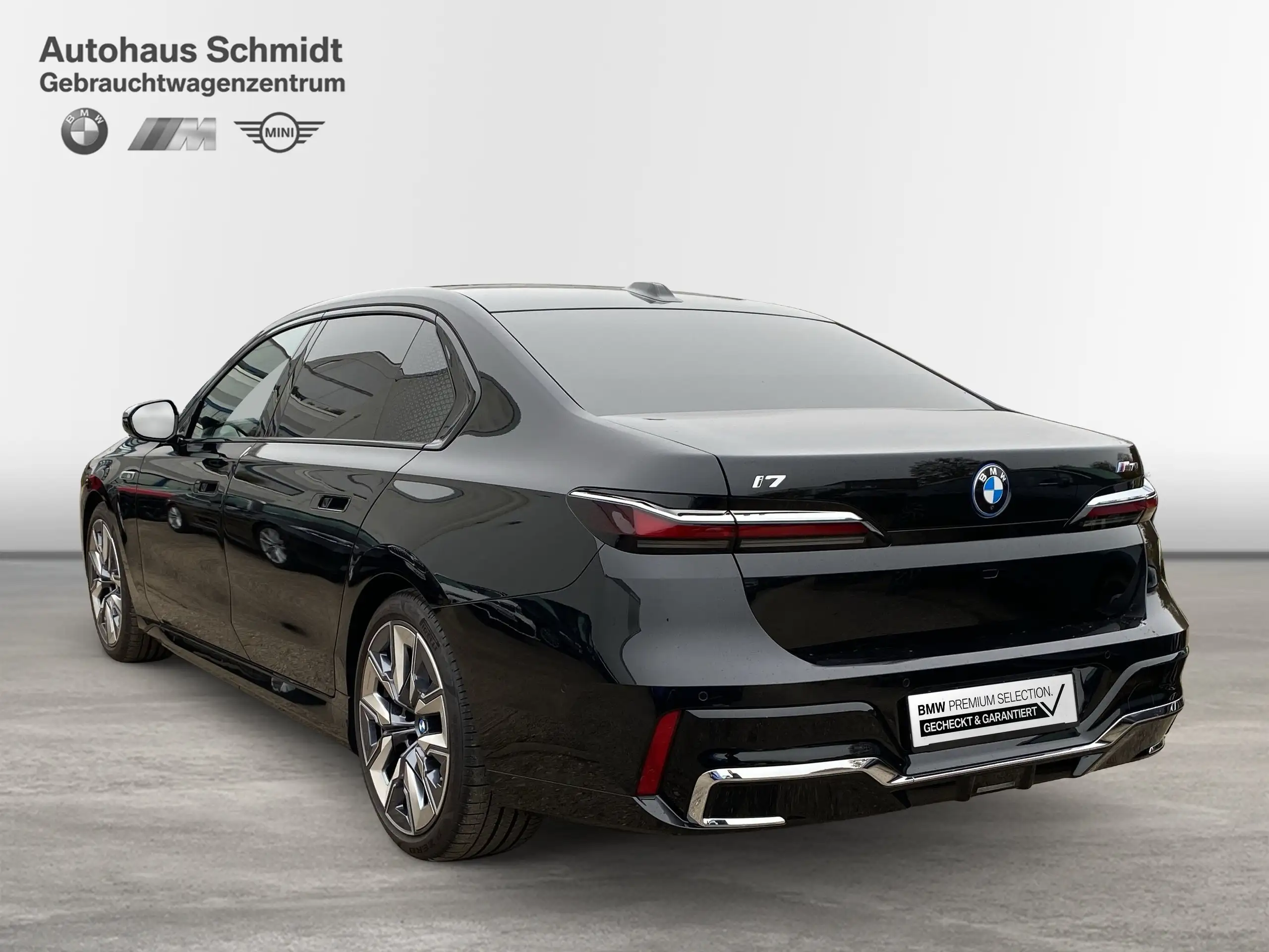 BMW - i7