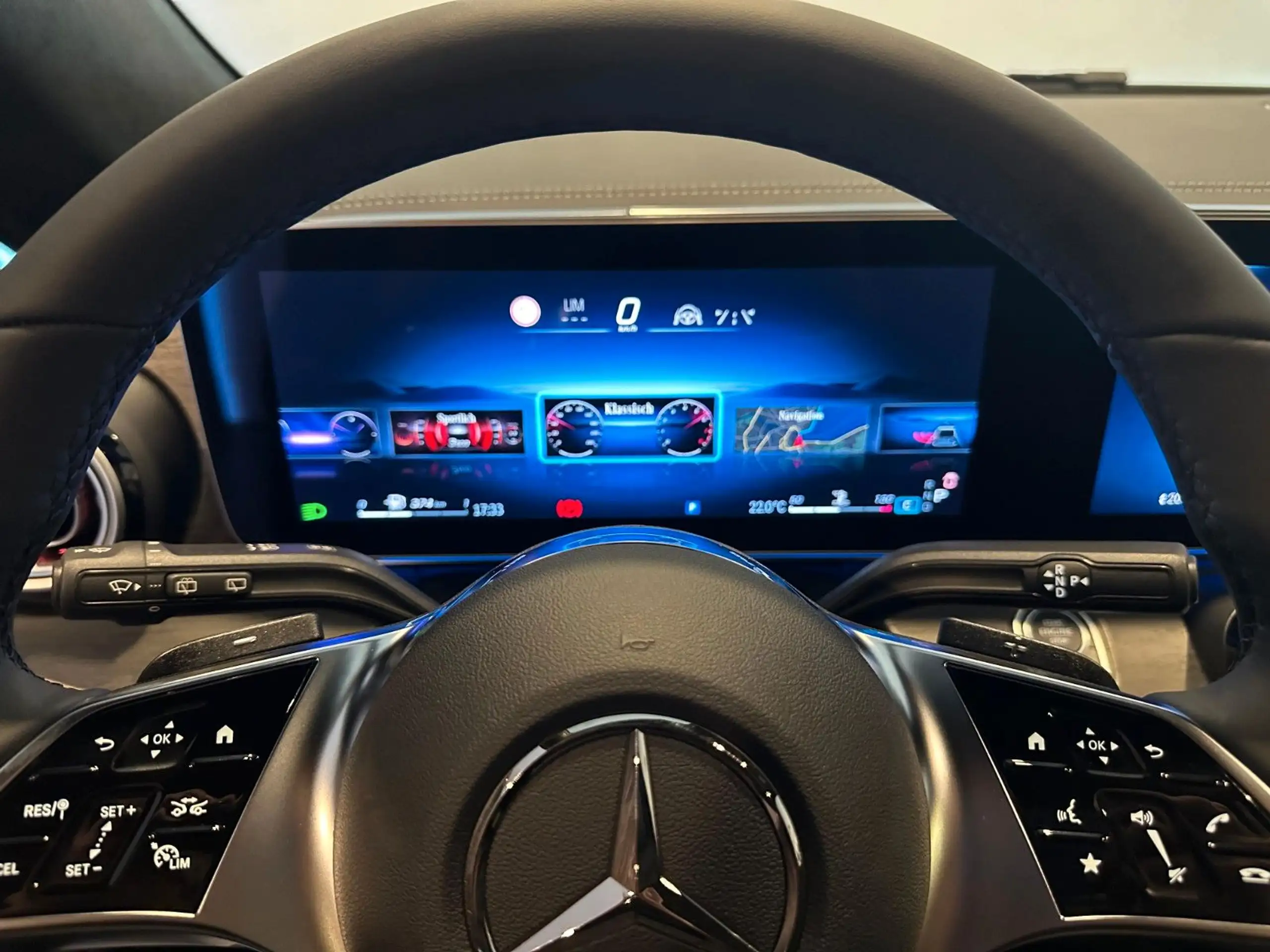 Mercedes-Benz - V 300