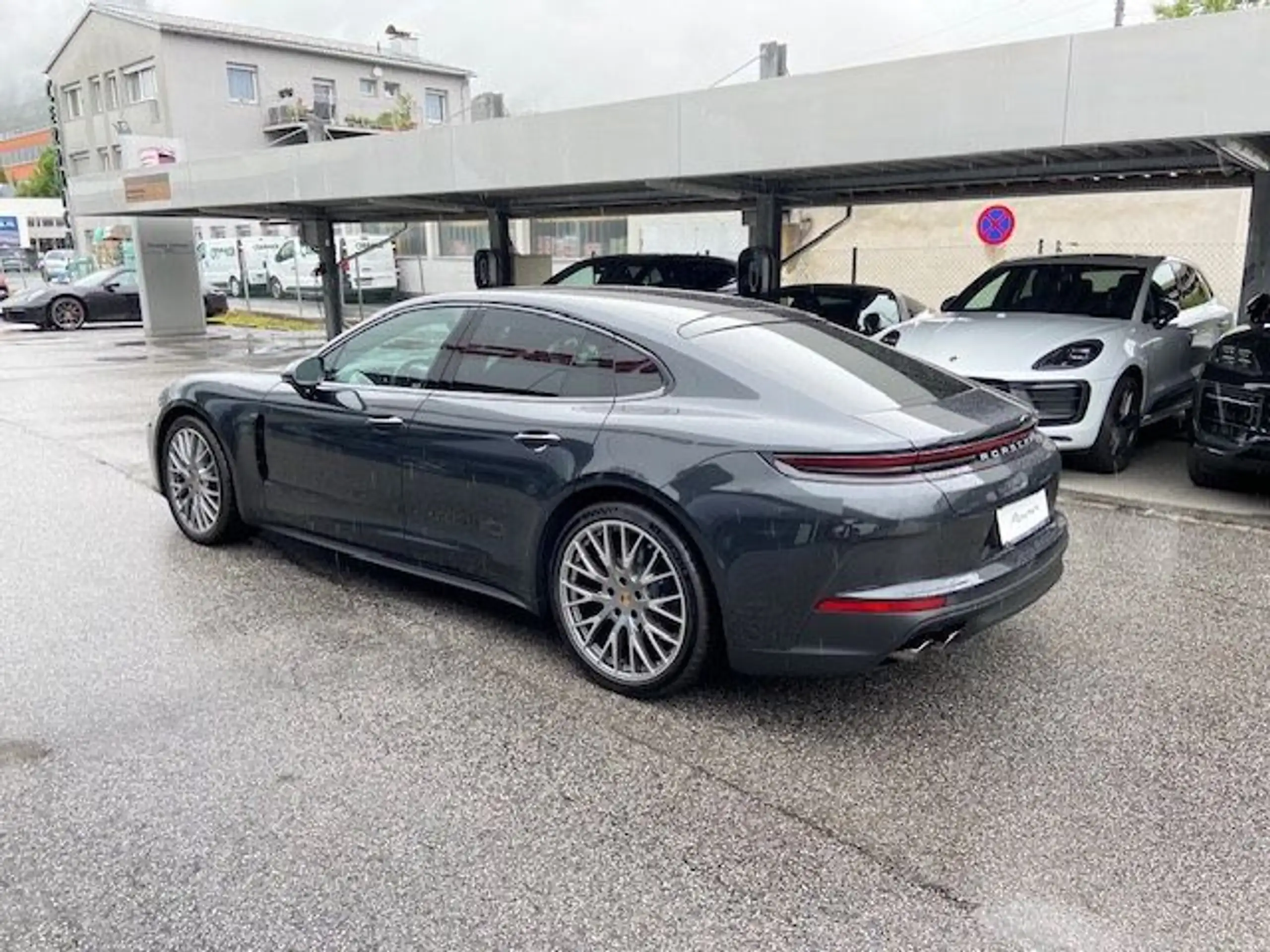 Porsche - Panamera