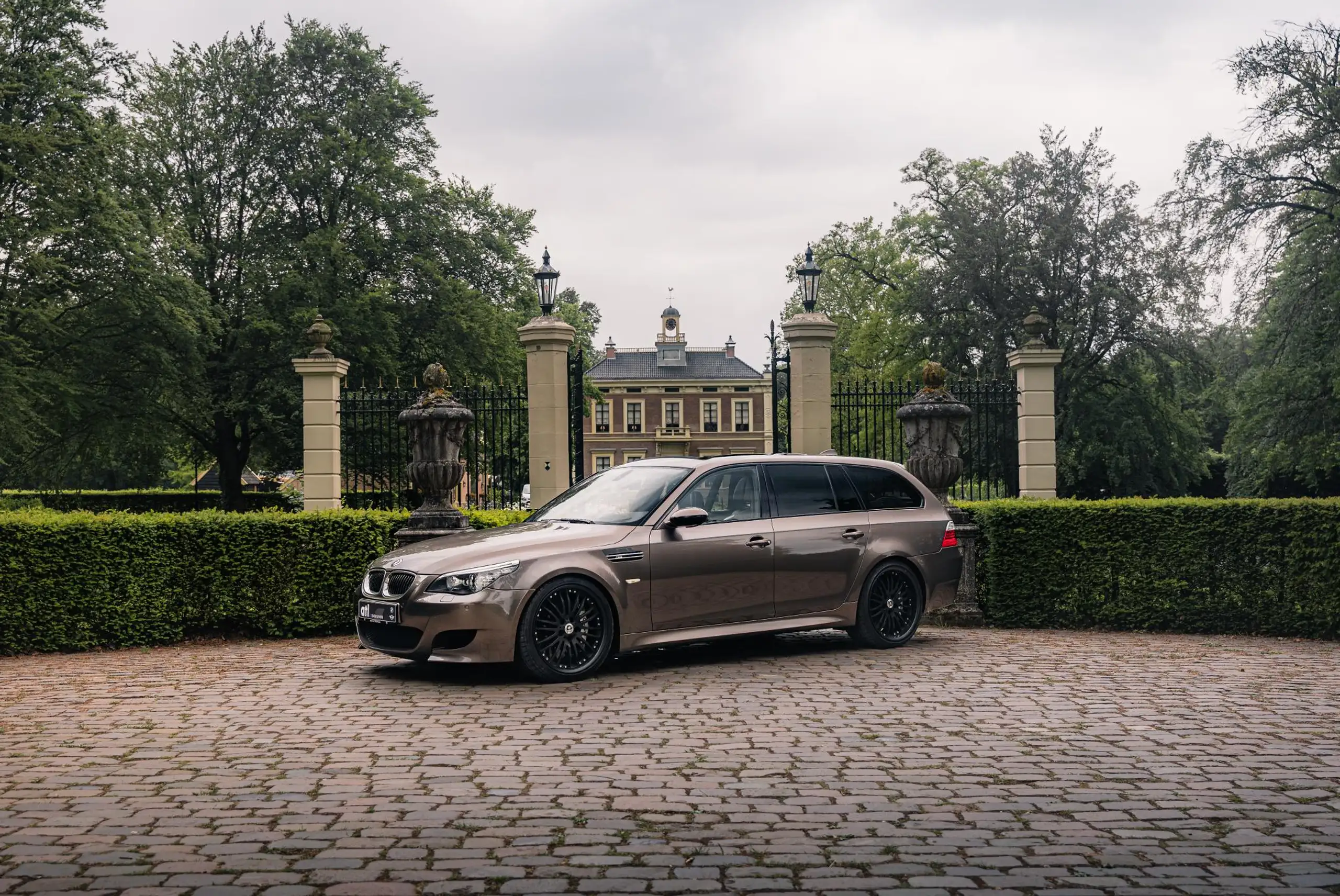 BMW - M5