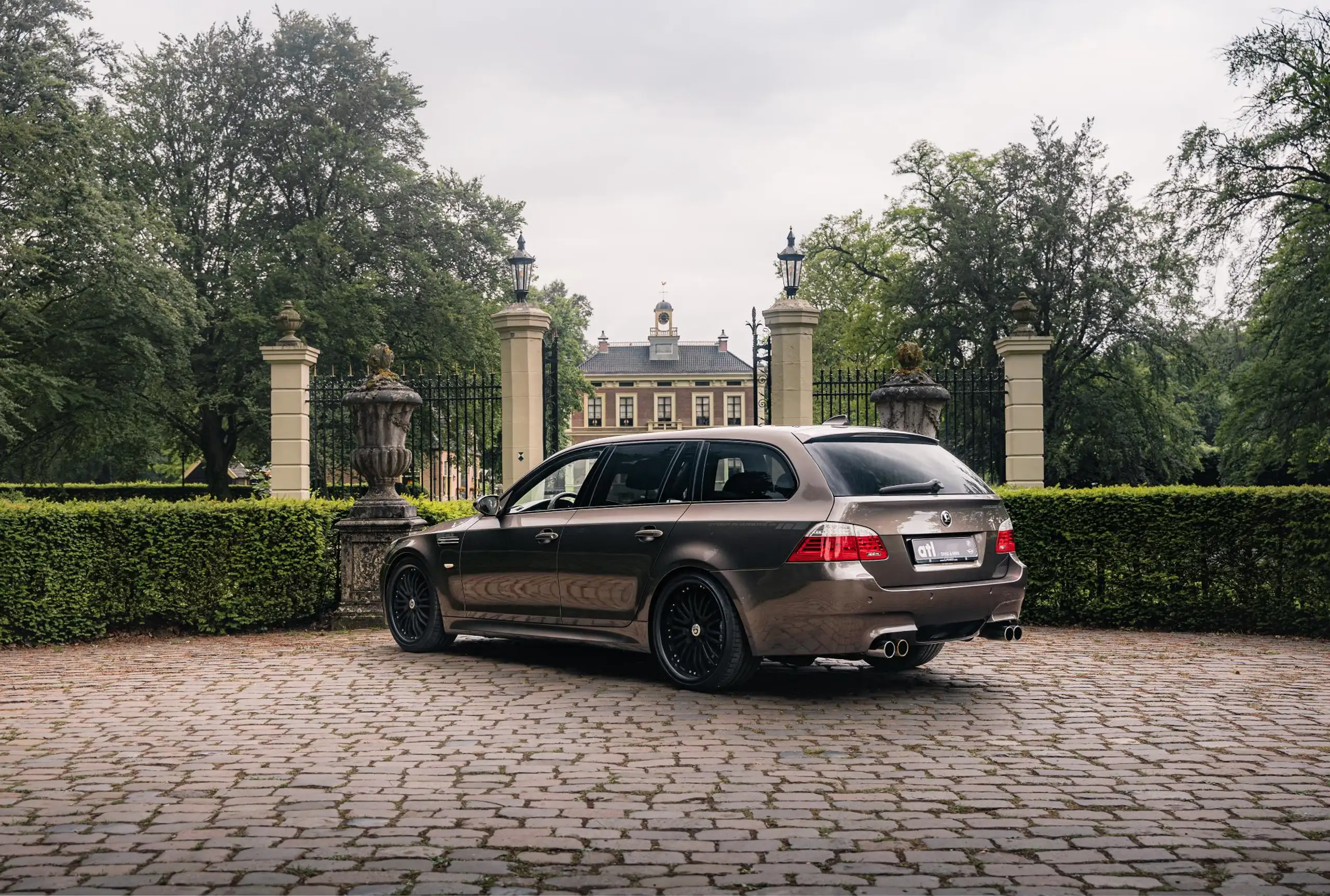 BMW - M5