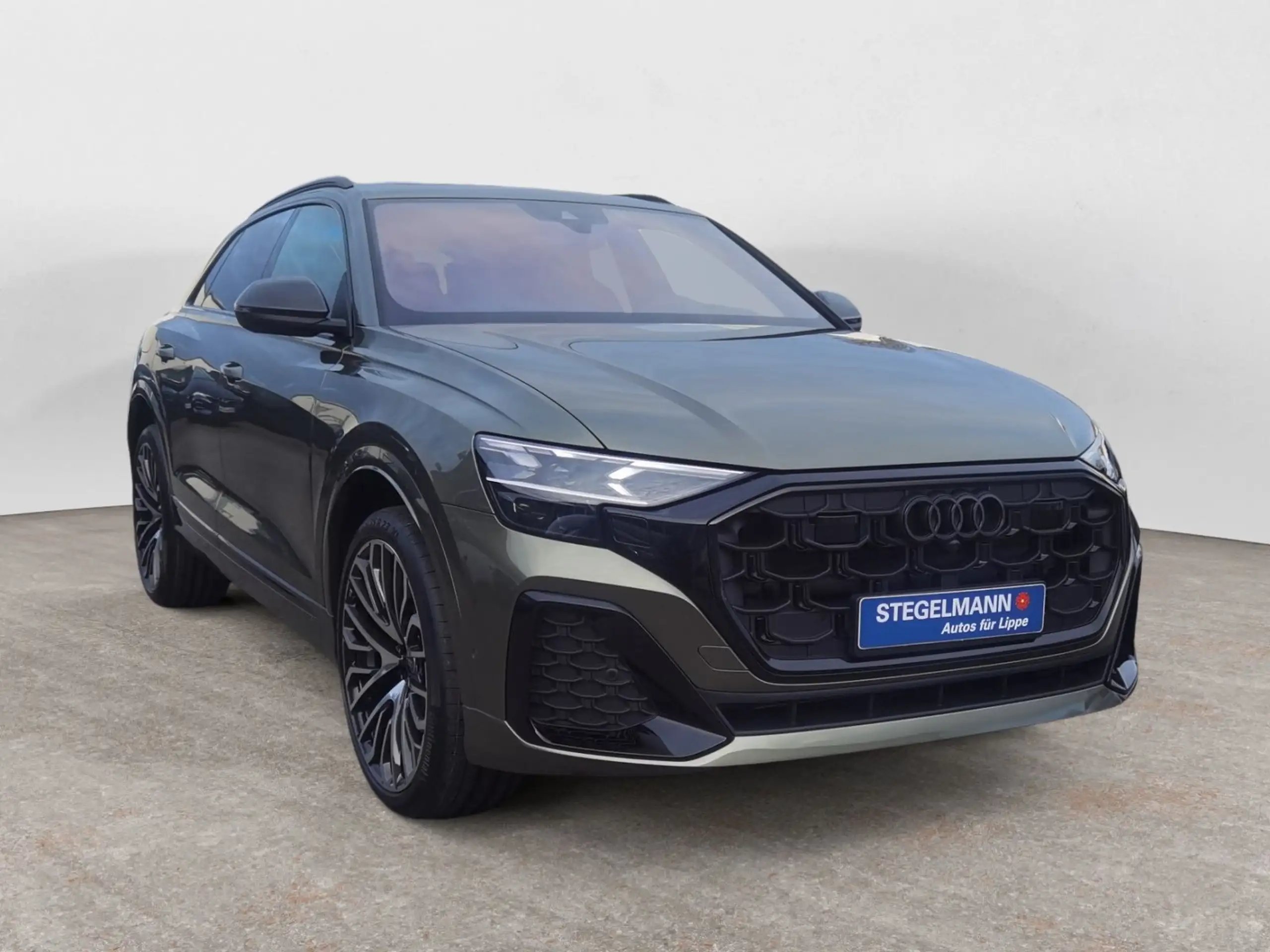 Audi - Q8