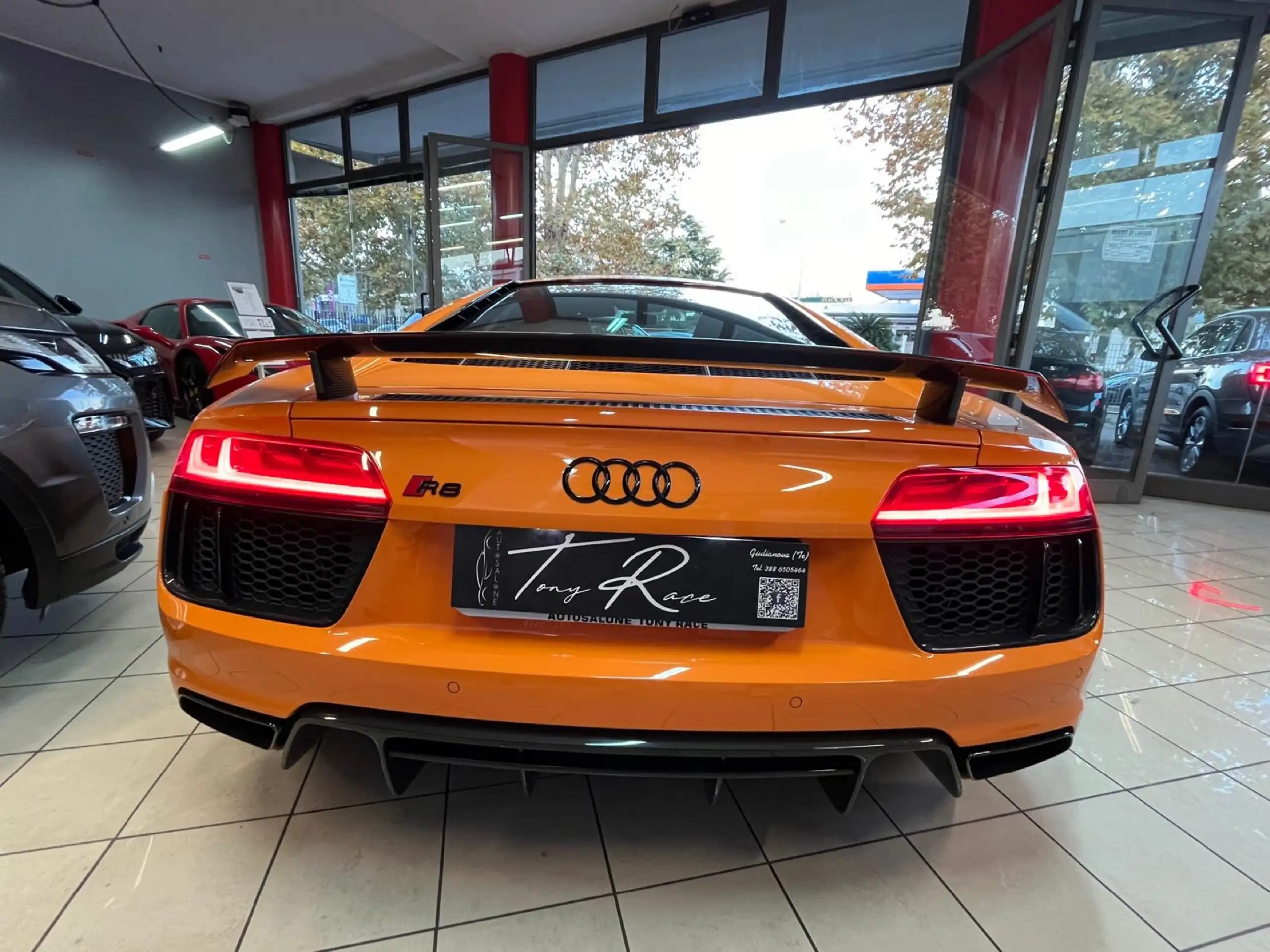 Audi - R8