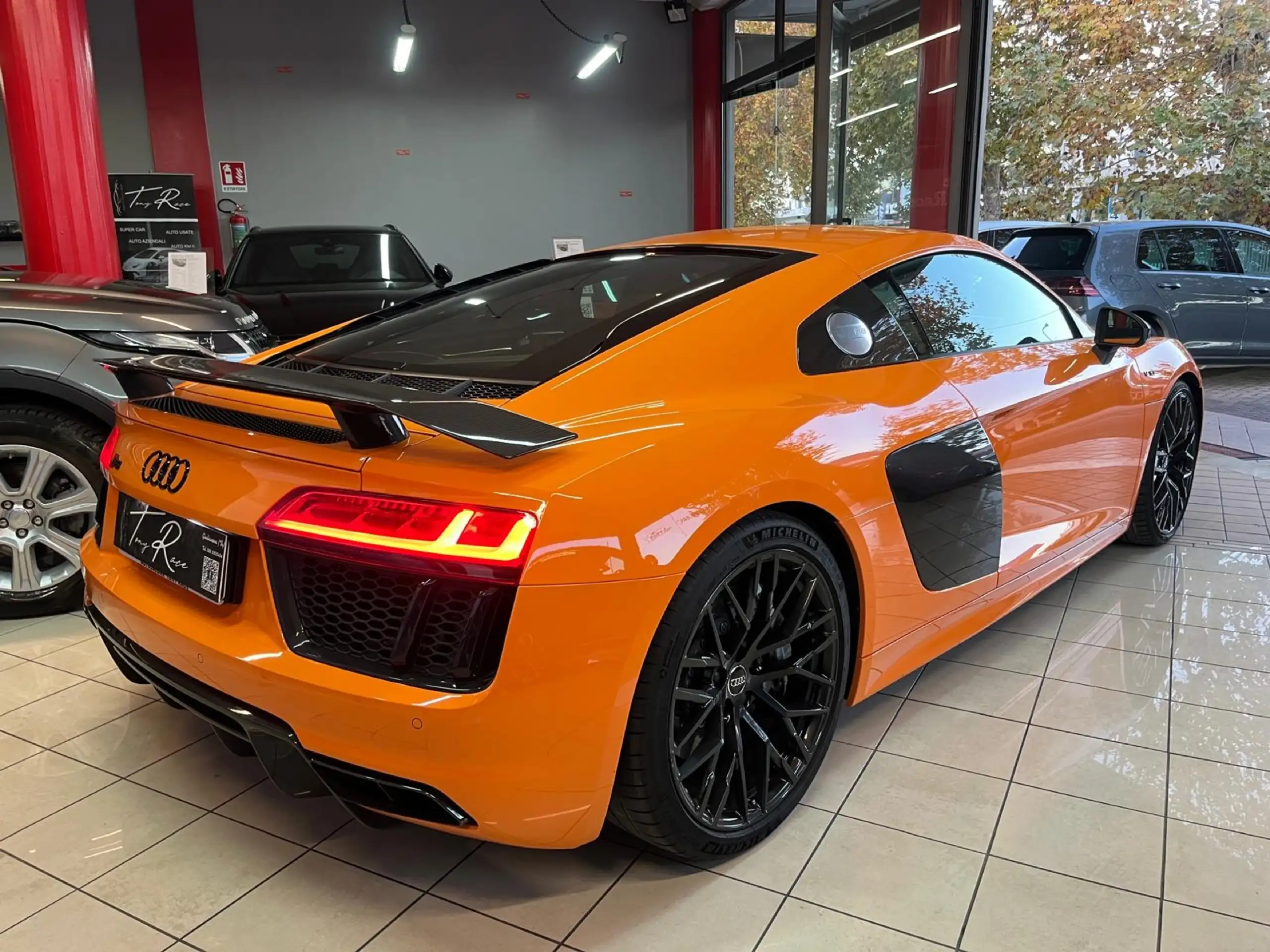 Audi - R8