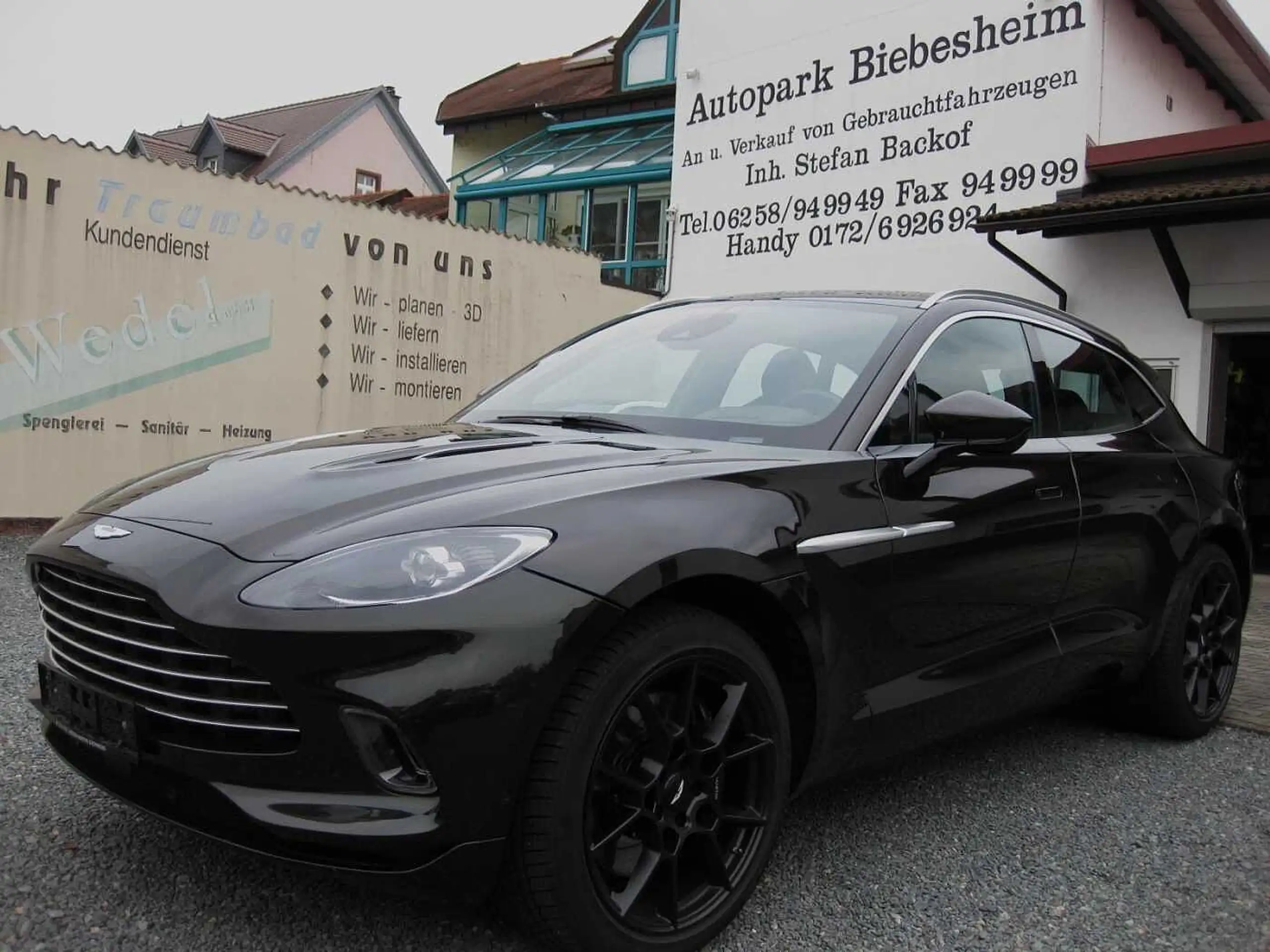 Aston Martin DBX 2022