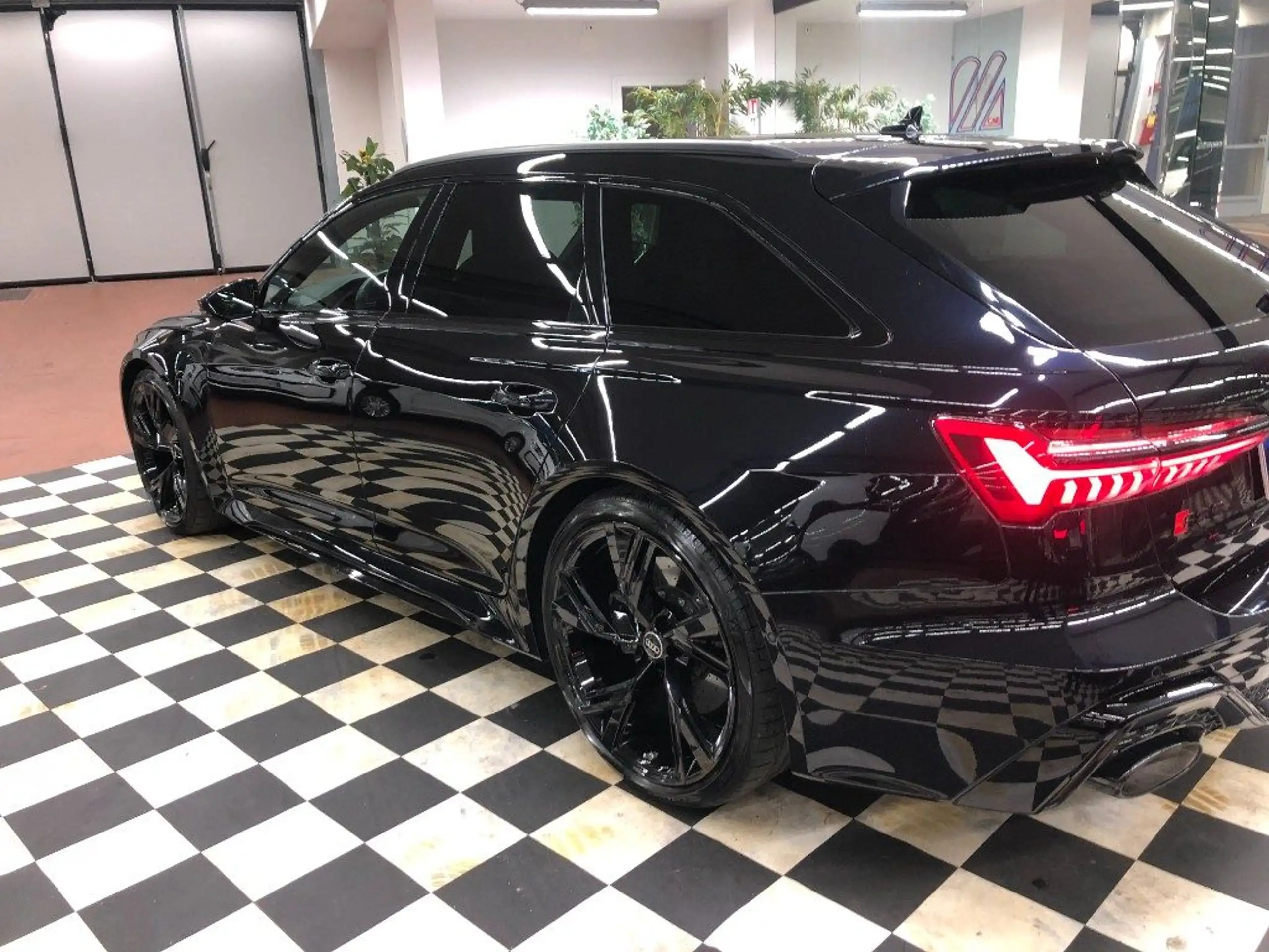 Audi - RS6