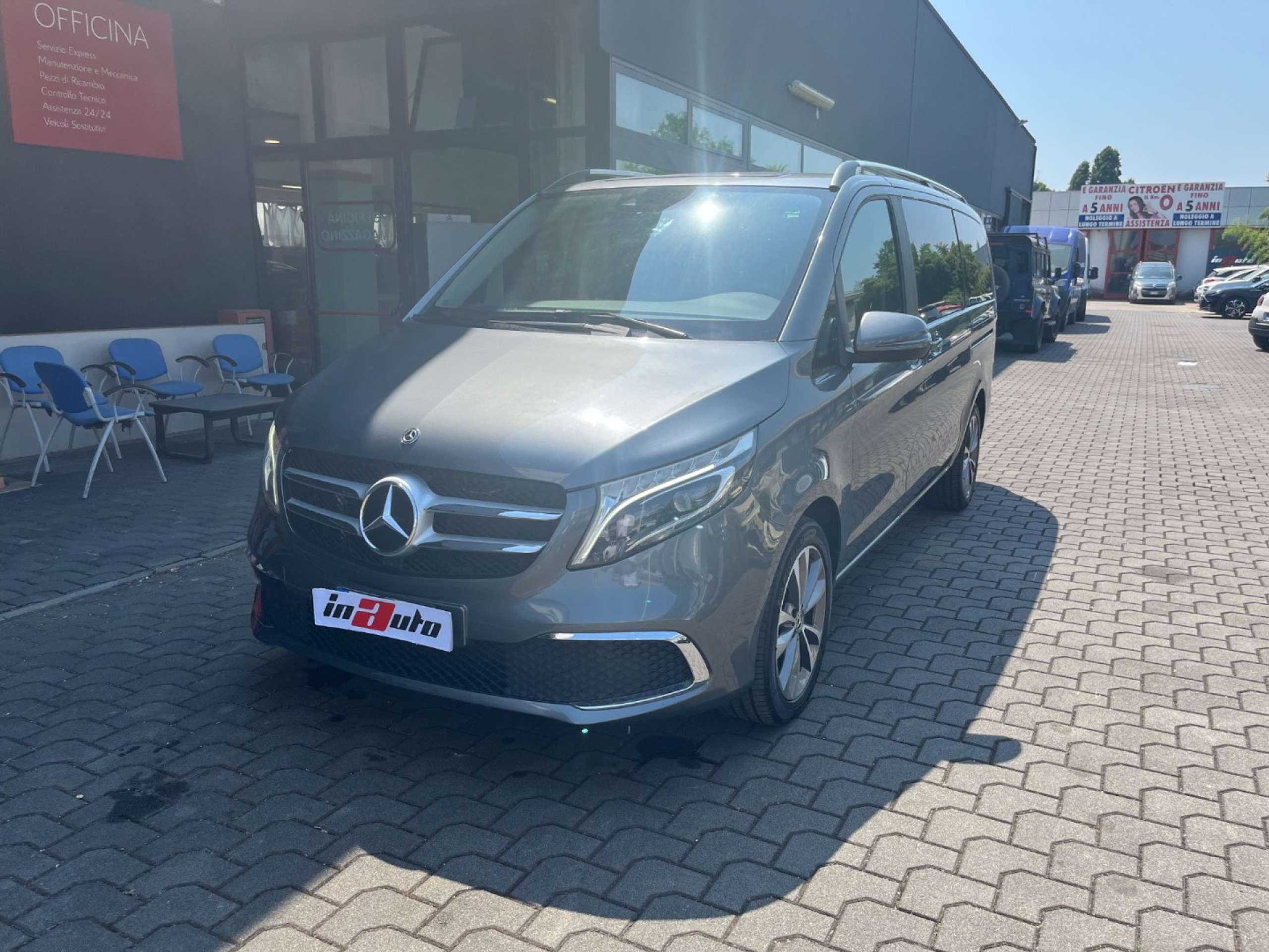 Mercedes-Benz - V 250