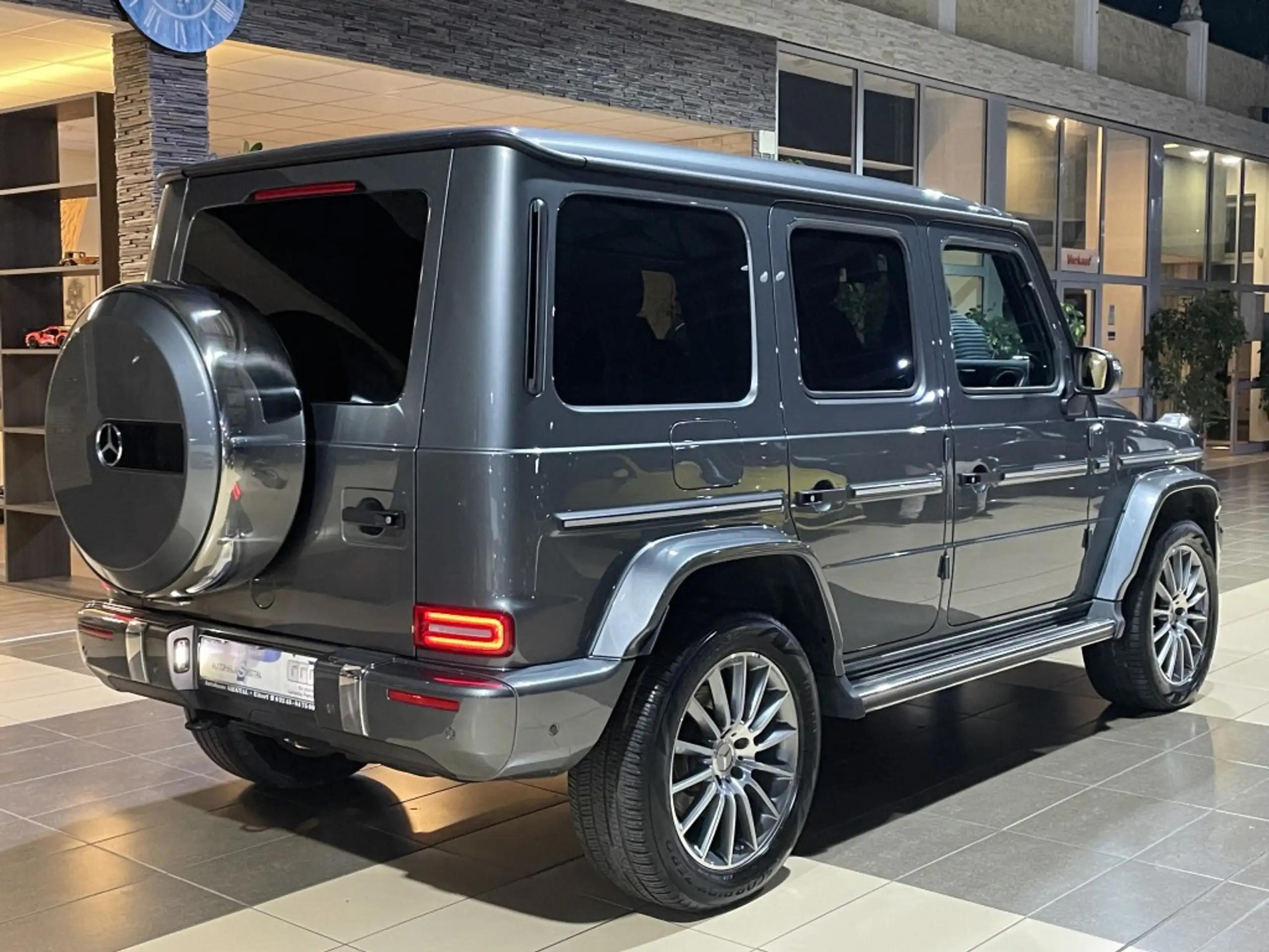 Mercedes-Benz - G 350