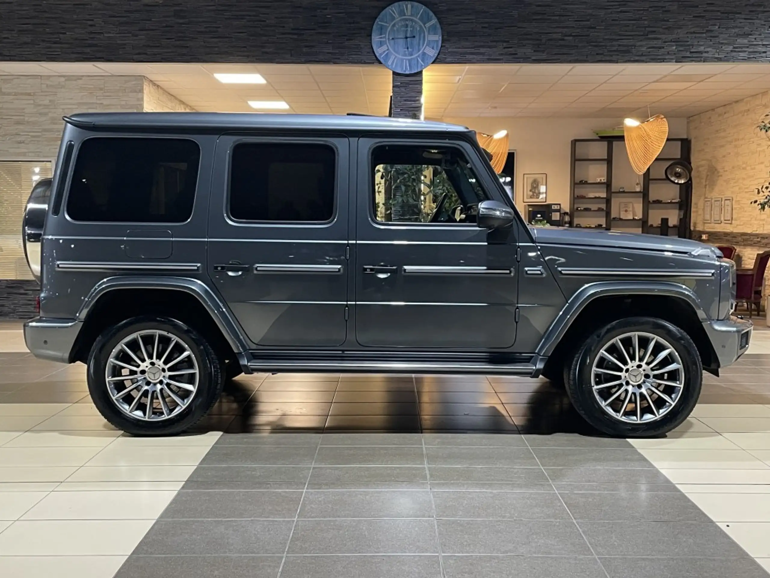 Mercedes-Benz - G 350