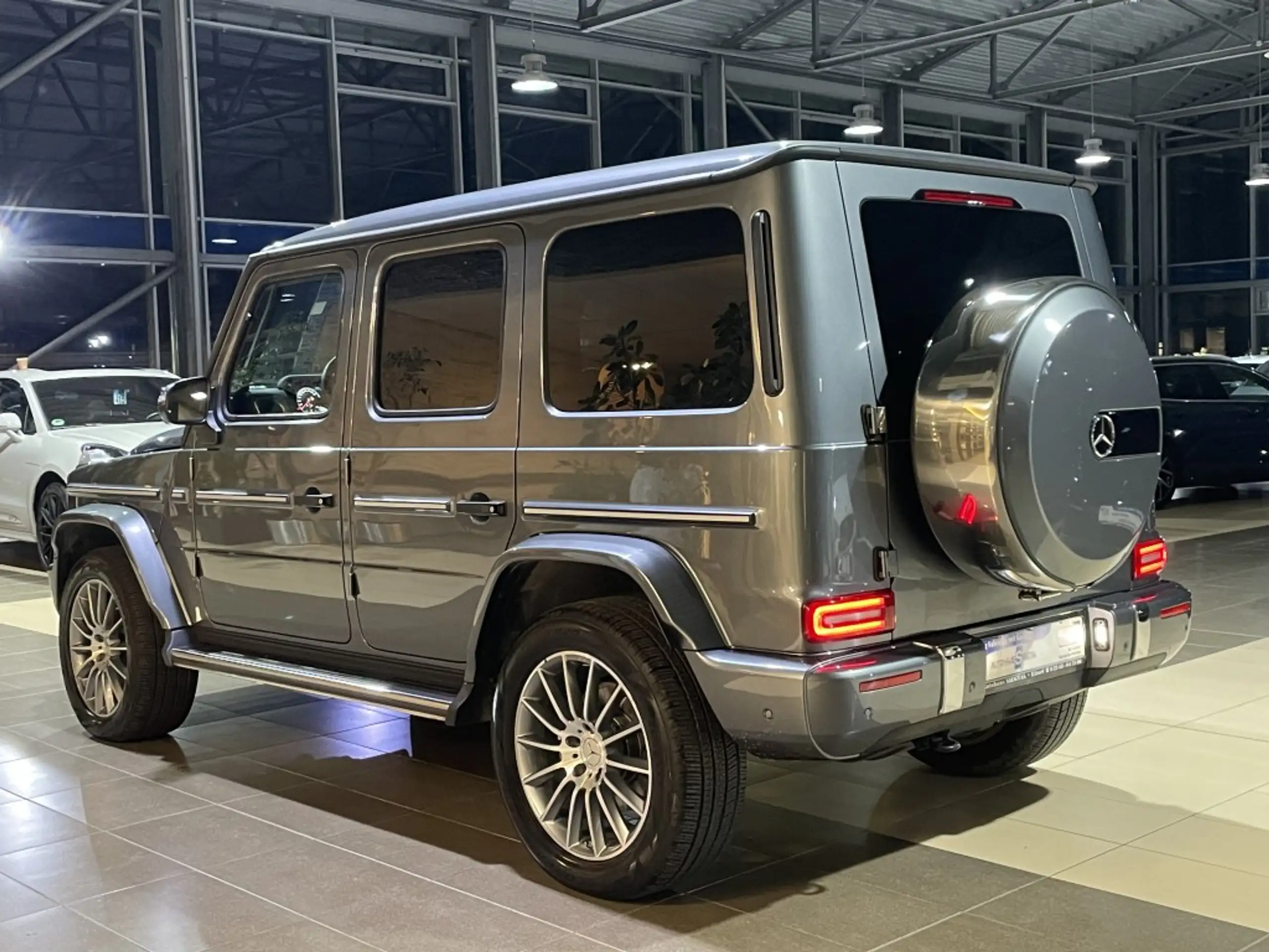 Mercedes-Benz - G 350