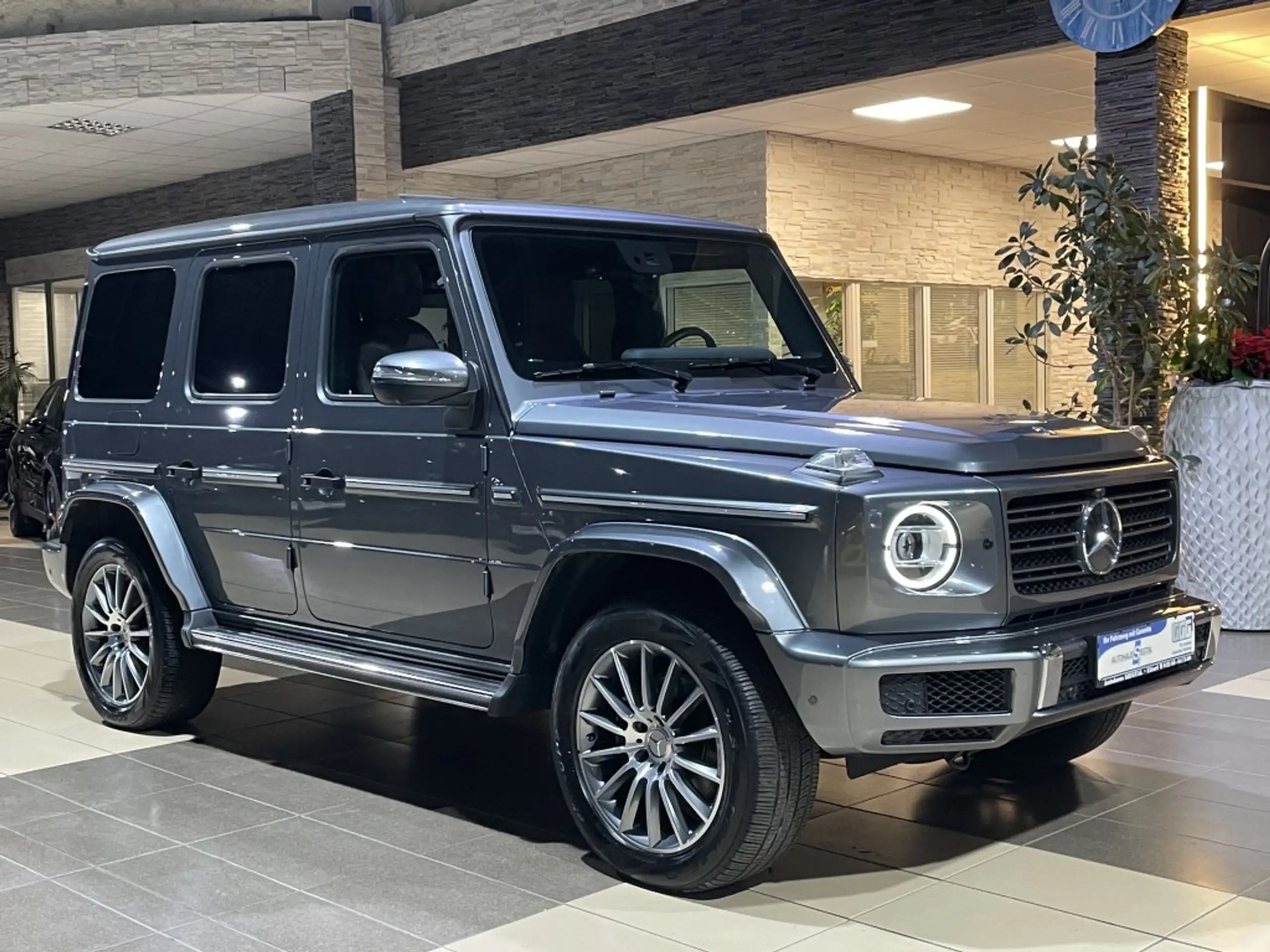 Mercedes-Benz - G 350