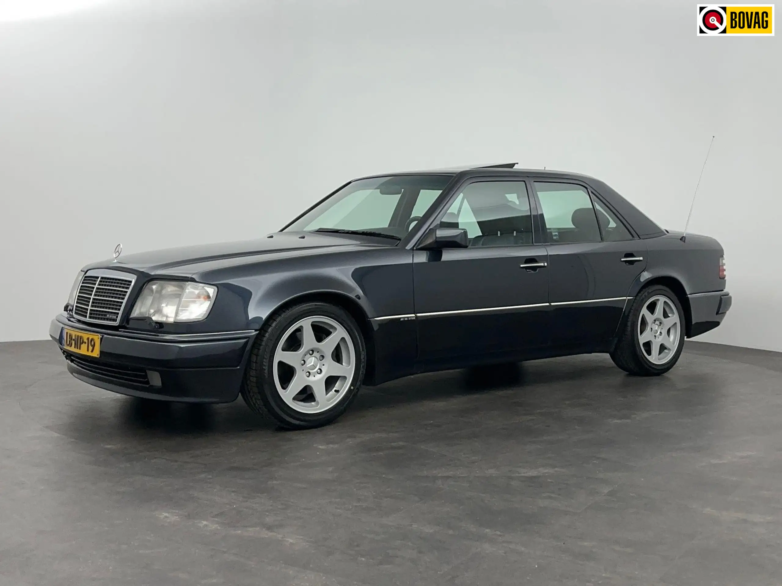 Mercedes-Benz - E 500