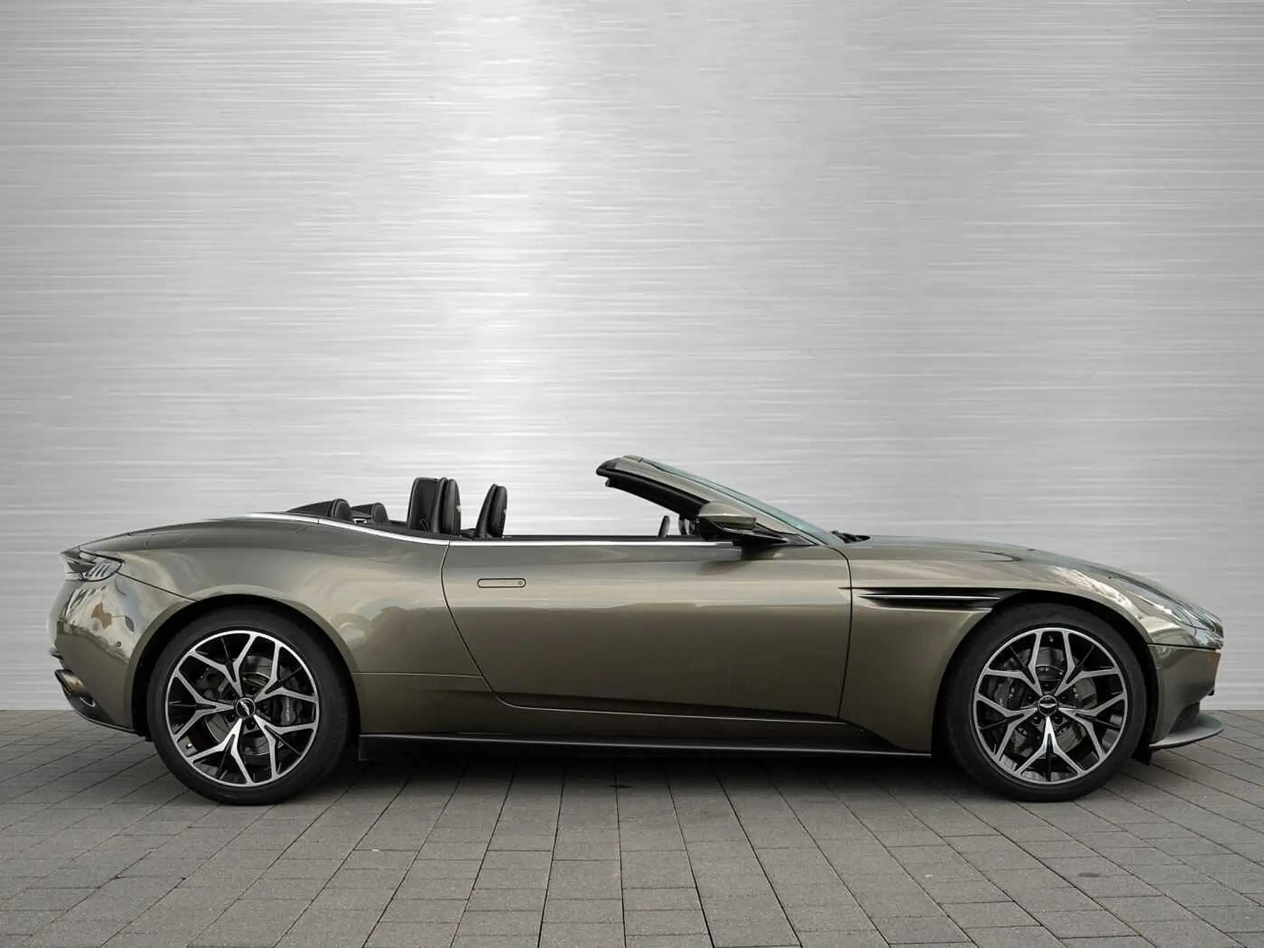 Aston Martin - DB11