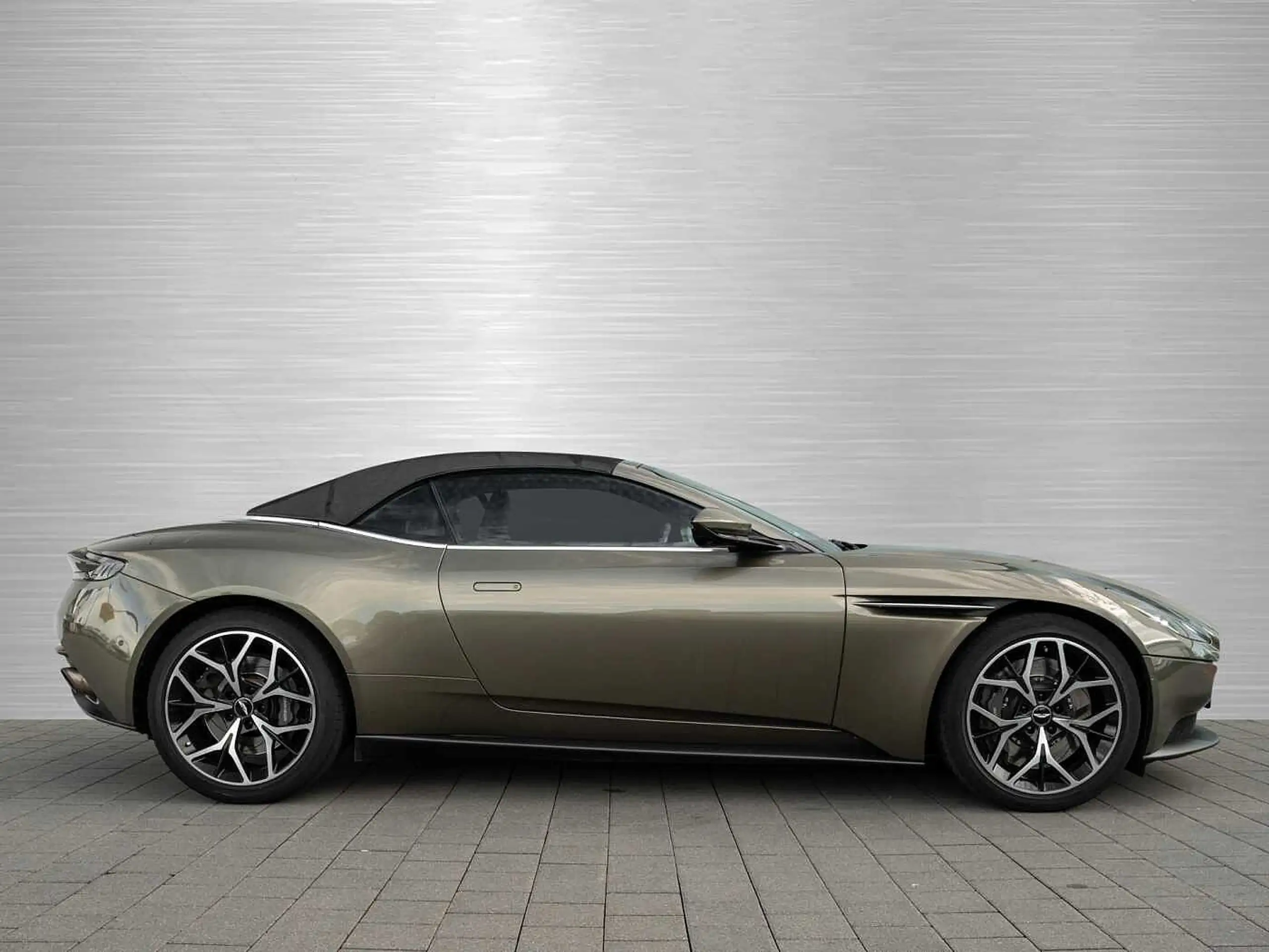 Aston Martin - DB11