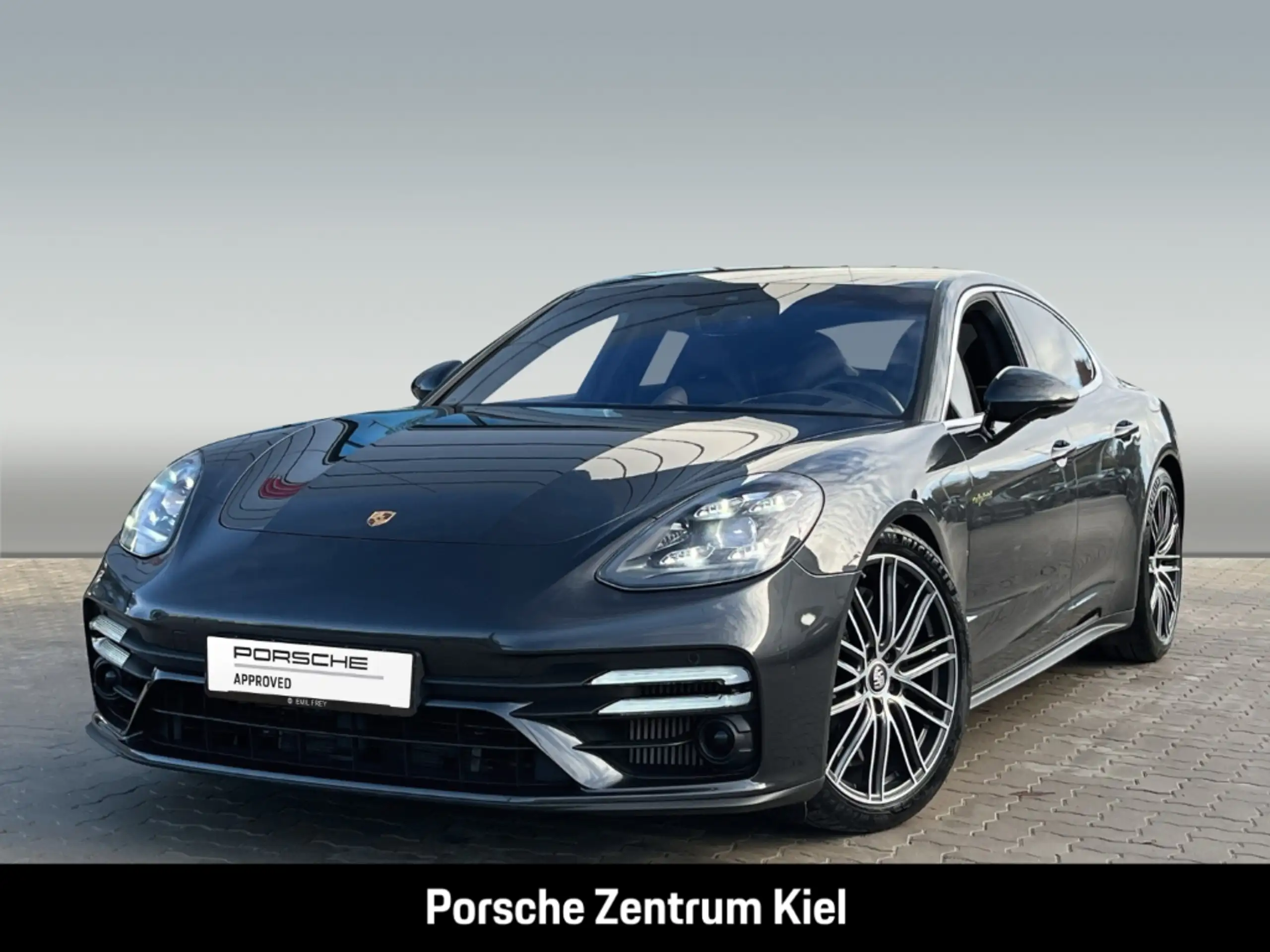 Porsche Panamera 2021