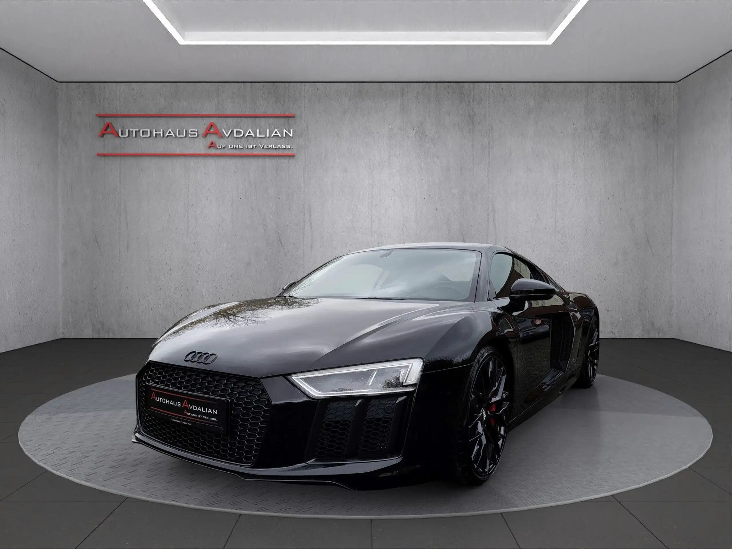 Audi - R8