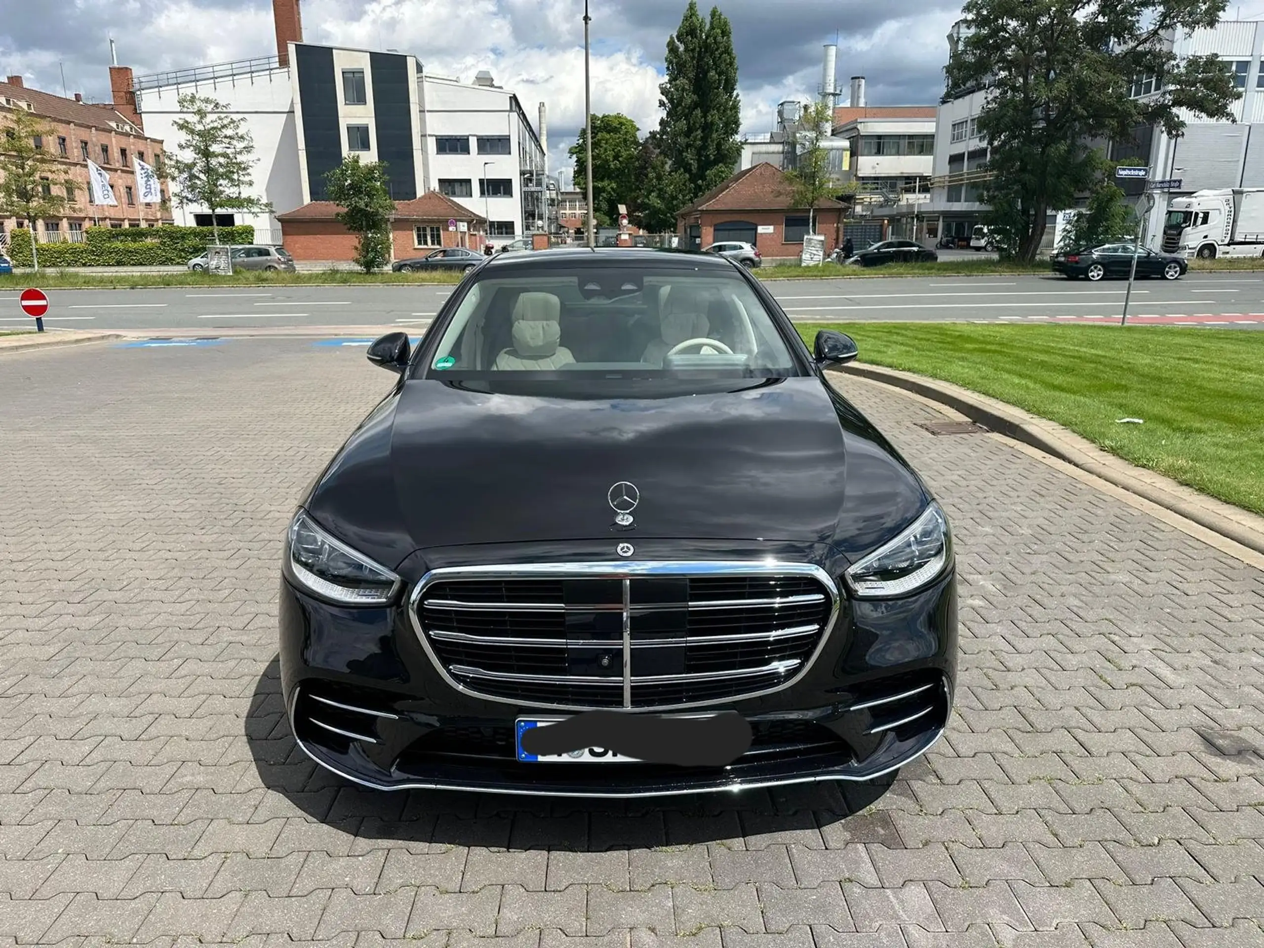 Mercedes-Benz - S 400