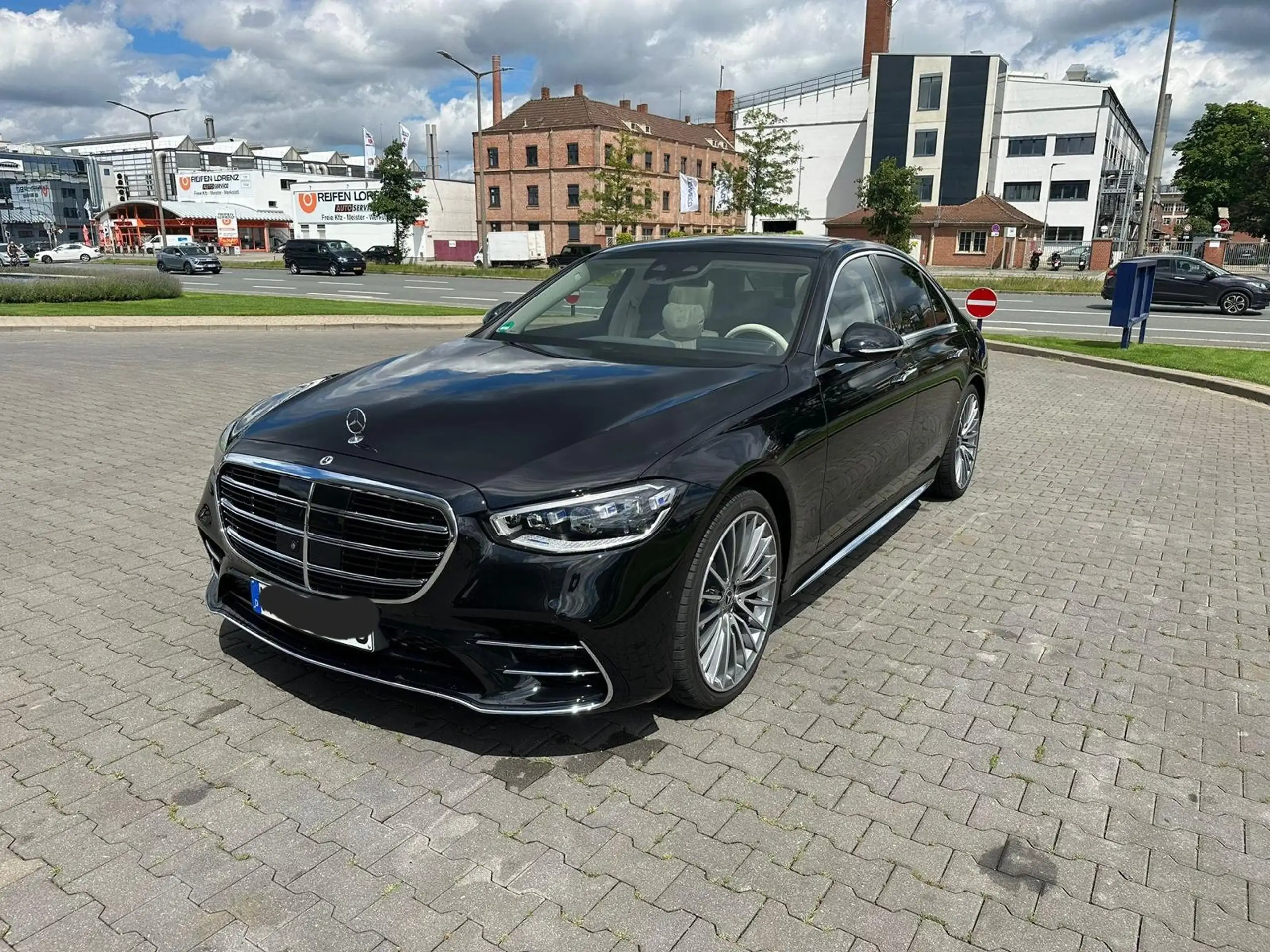 Mercedes-Benz - S 400