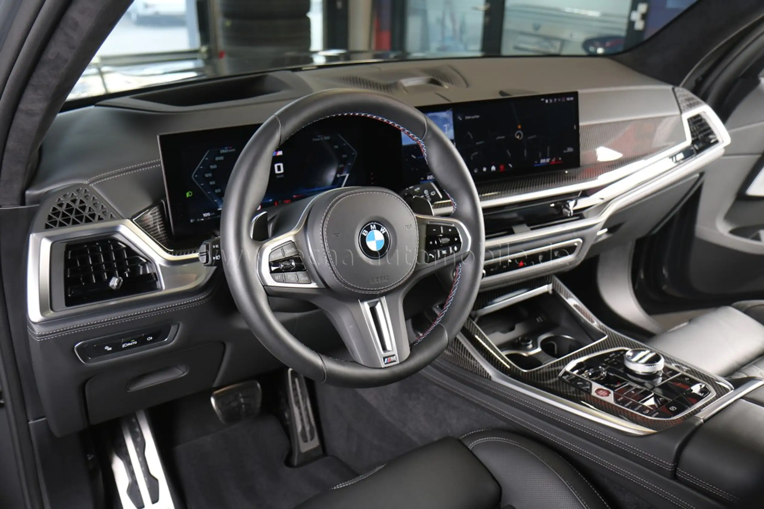 BMW - X7 M