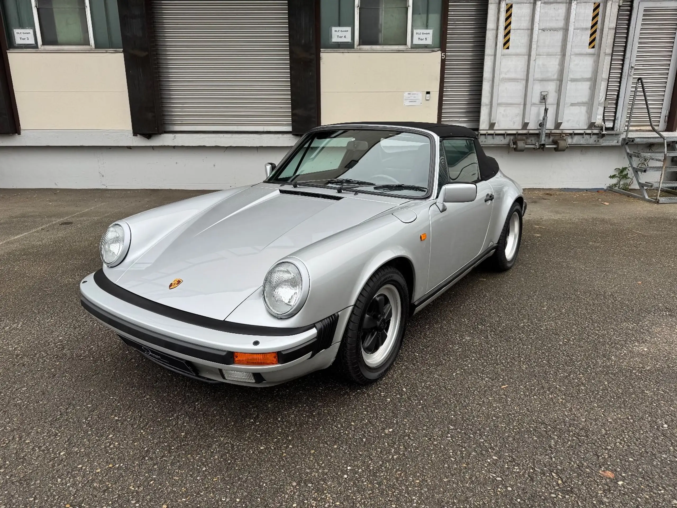 Porsche - 911