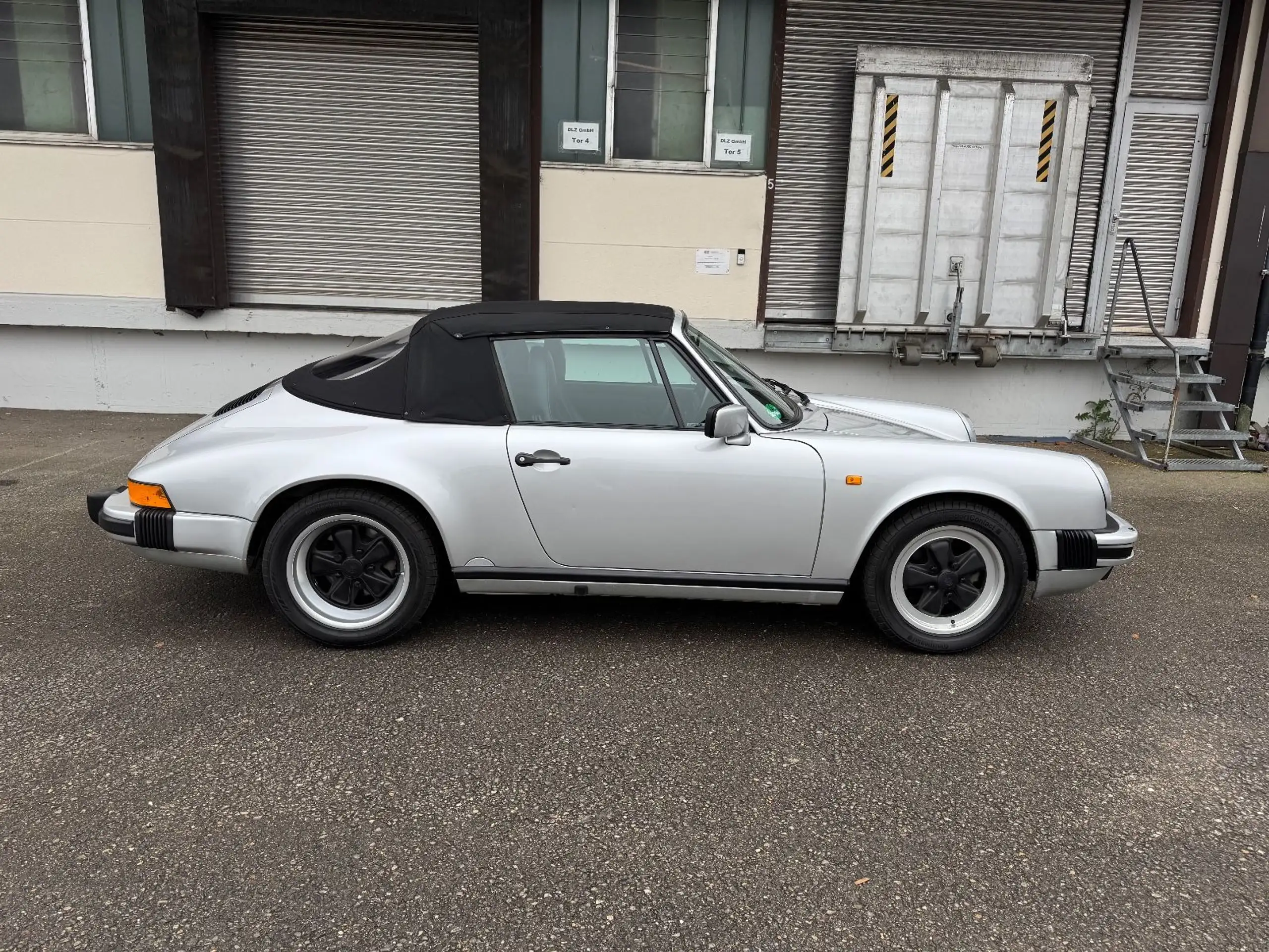 Porsche - 911