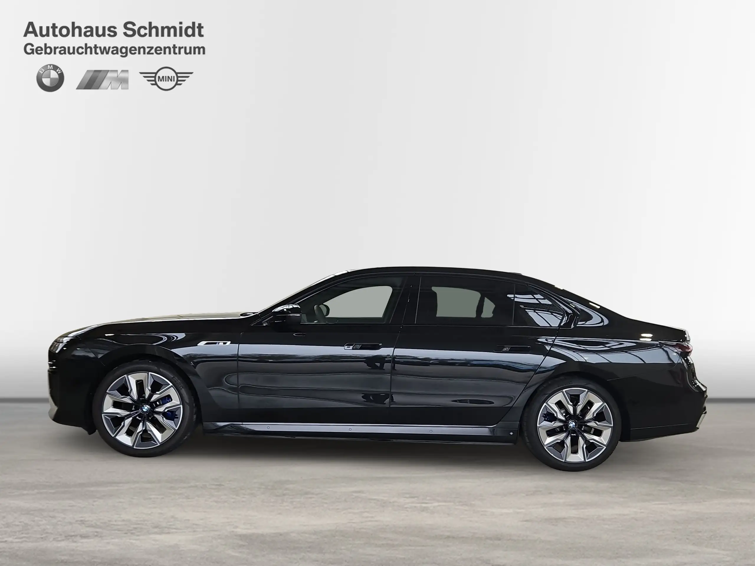 BMW - i7