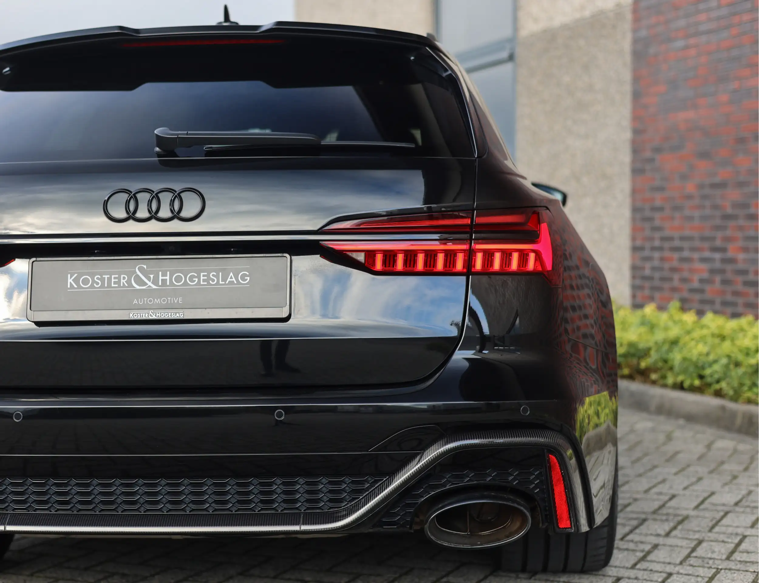 Audi - RS6