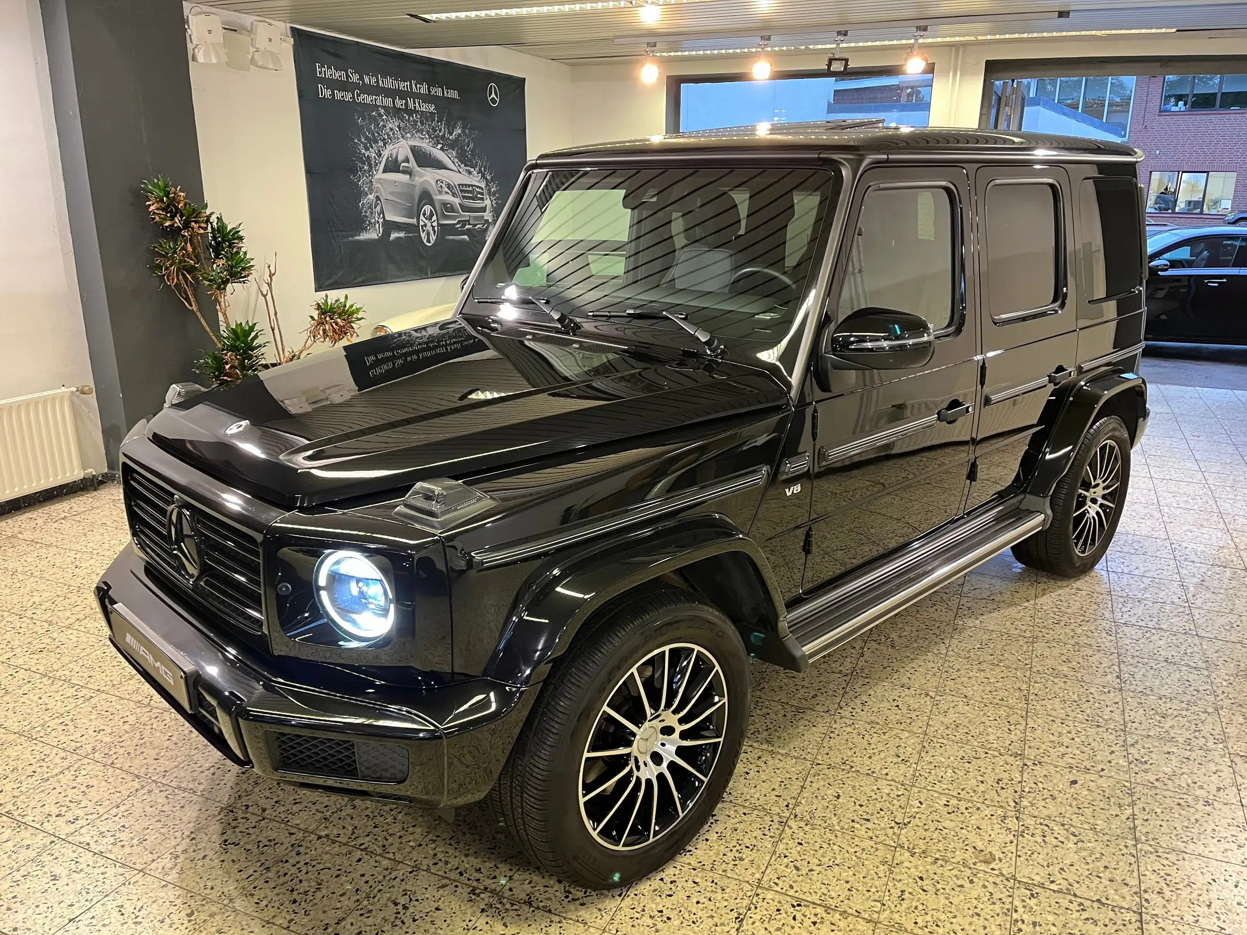 Mercedes-Benz - G 500