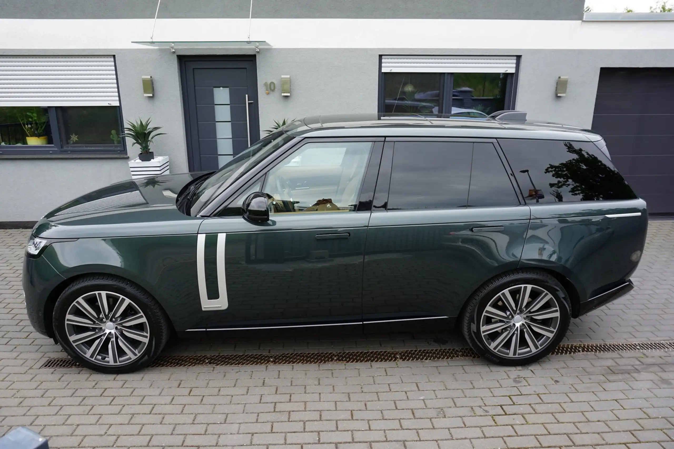 Land Rover - Range Rover