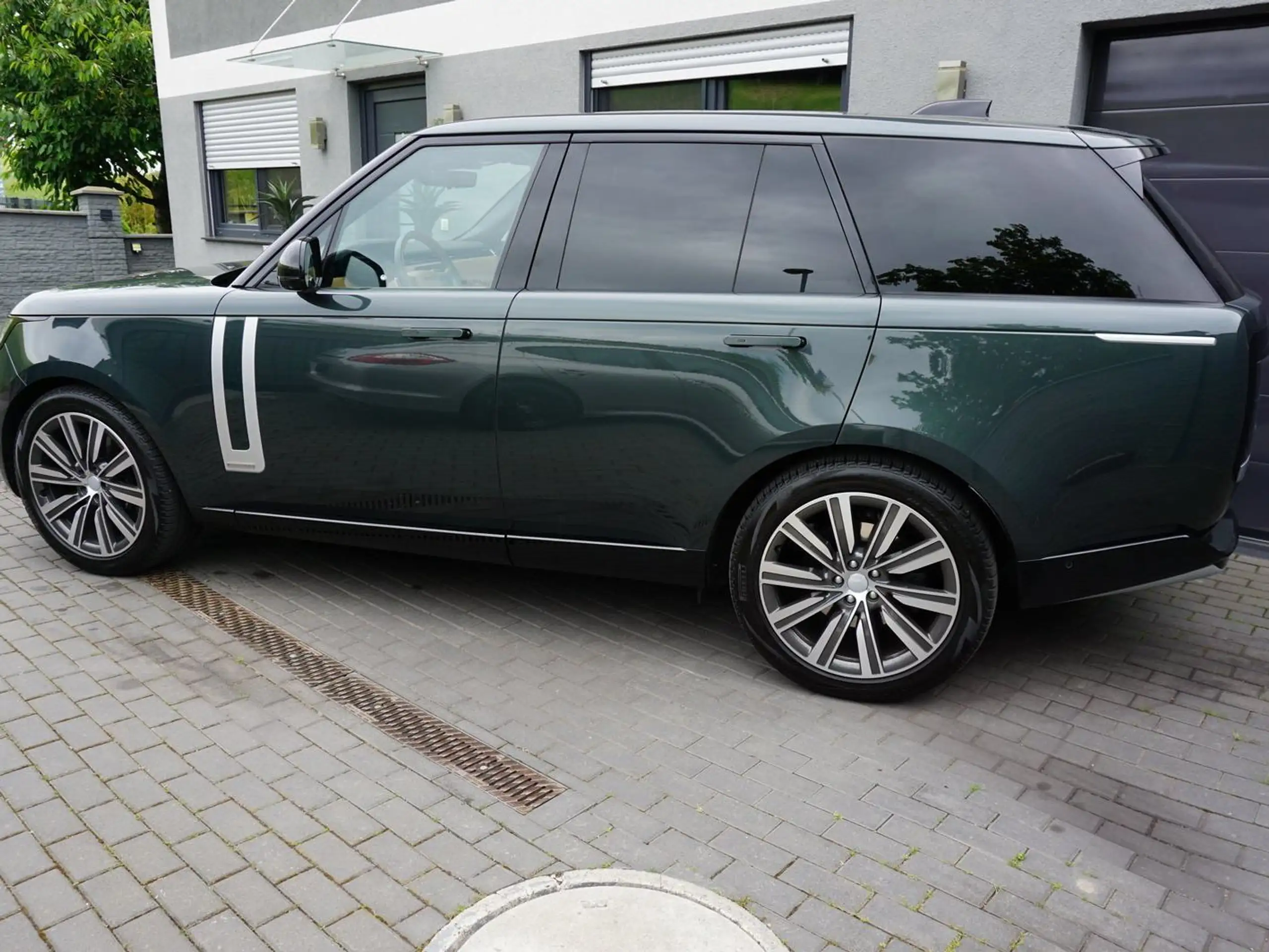 Land Rover - Range Rover