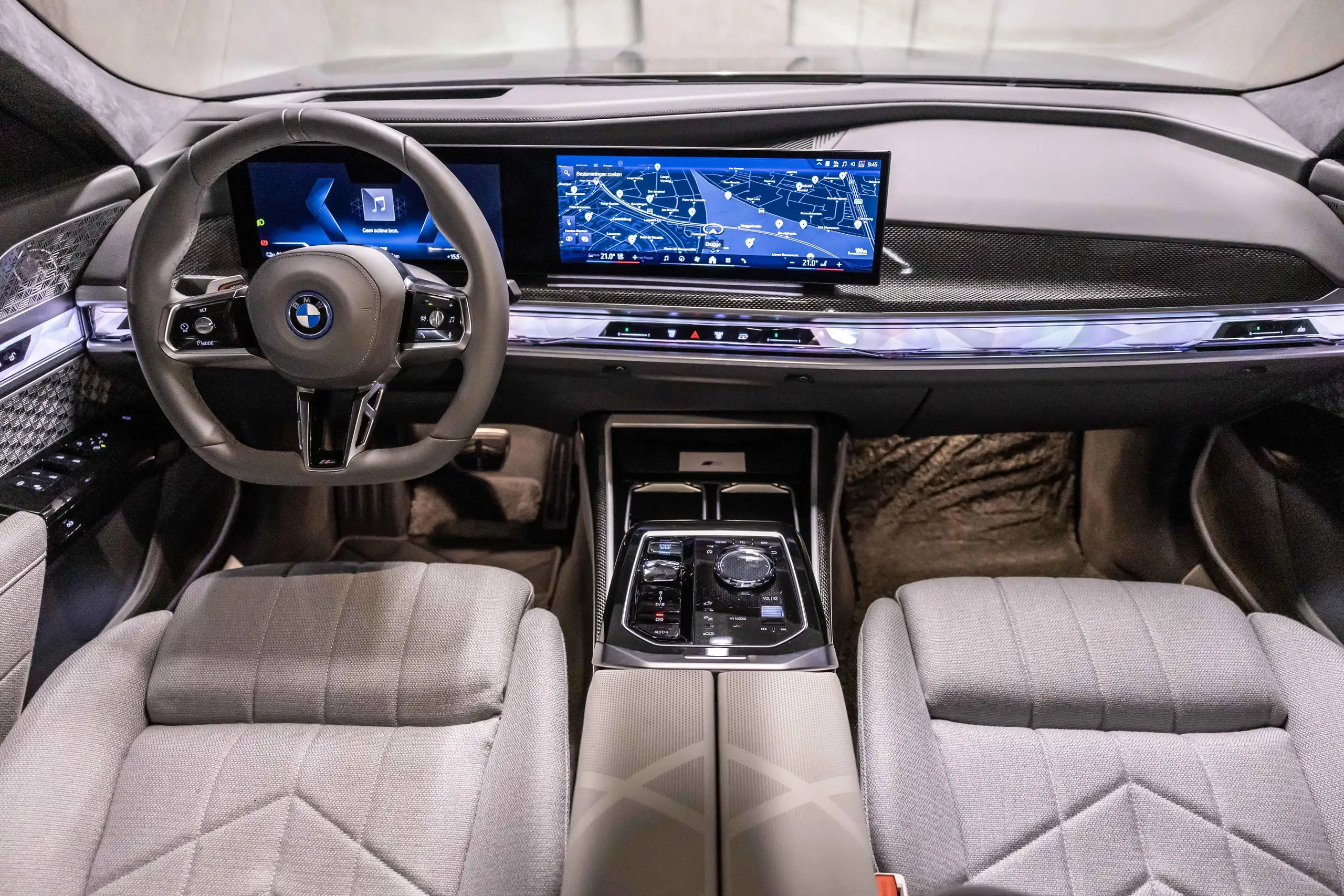 BMW - i7