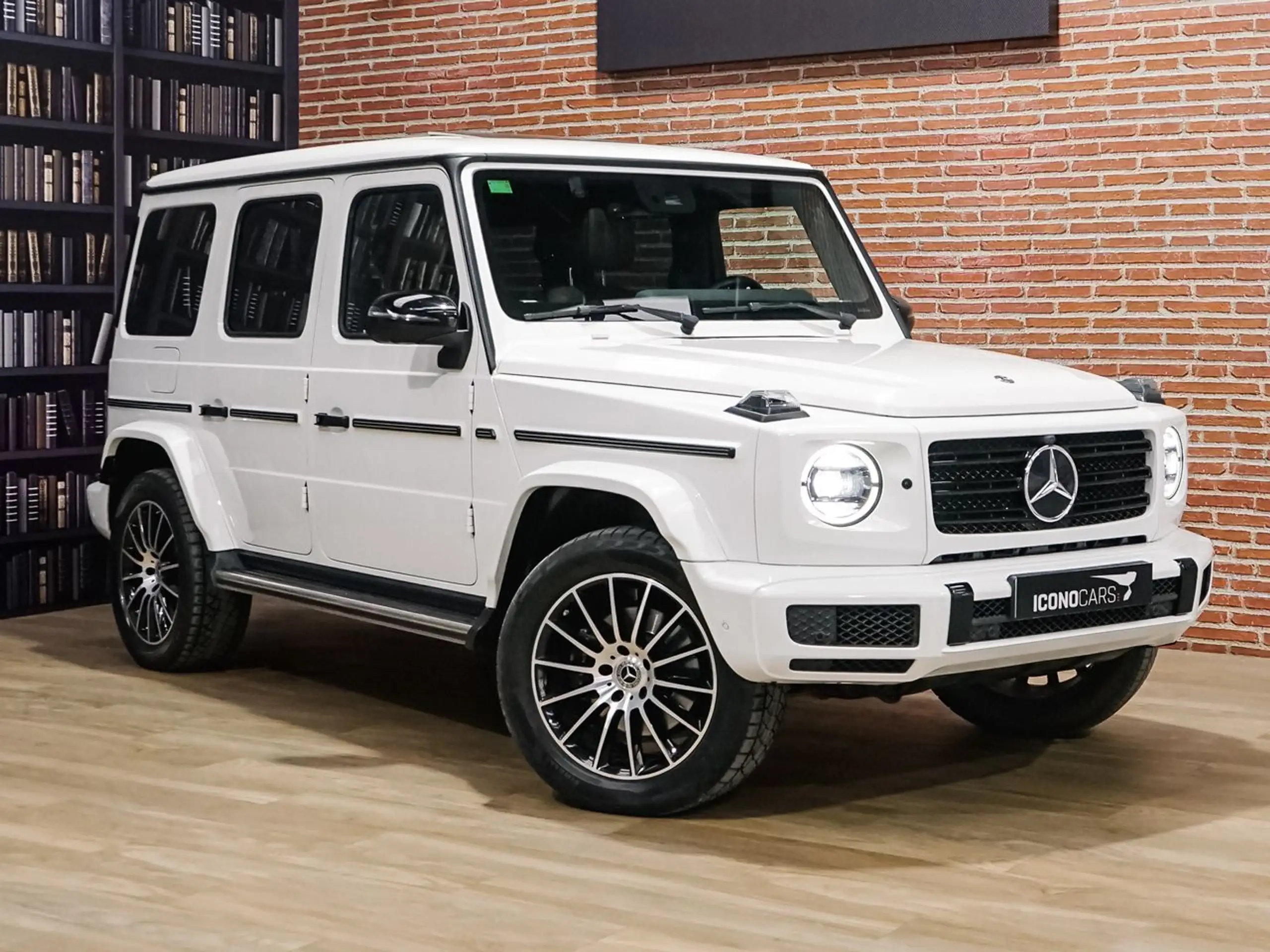 Mercedes-Benz - G 350