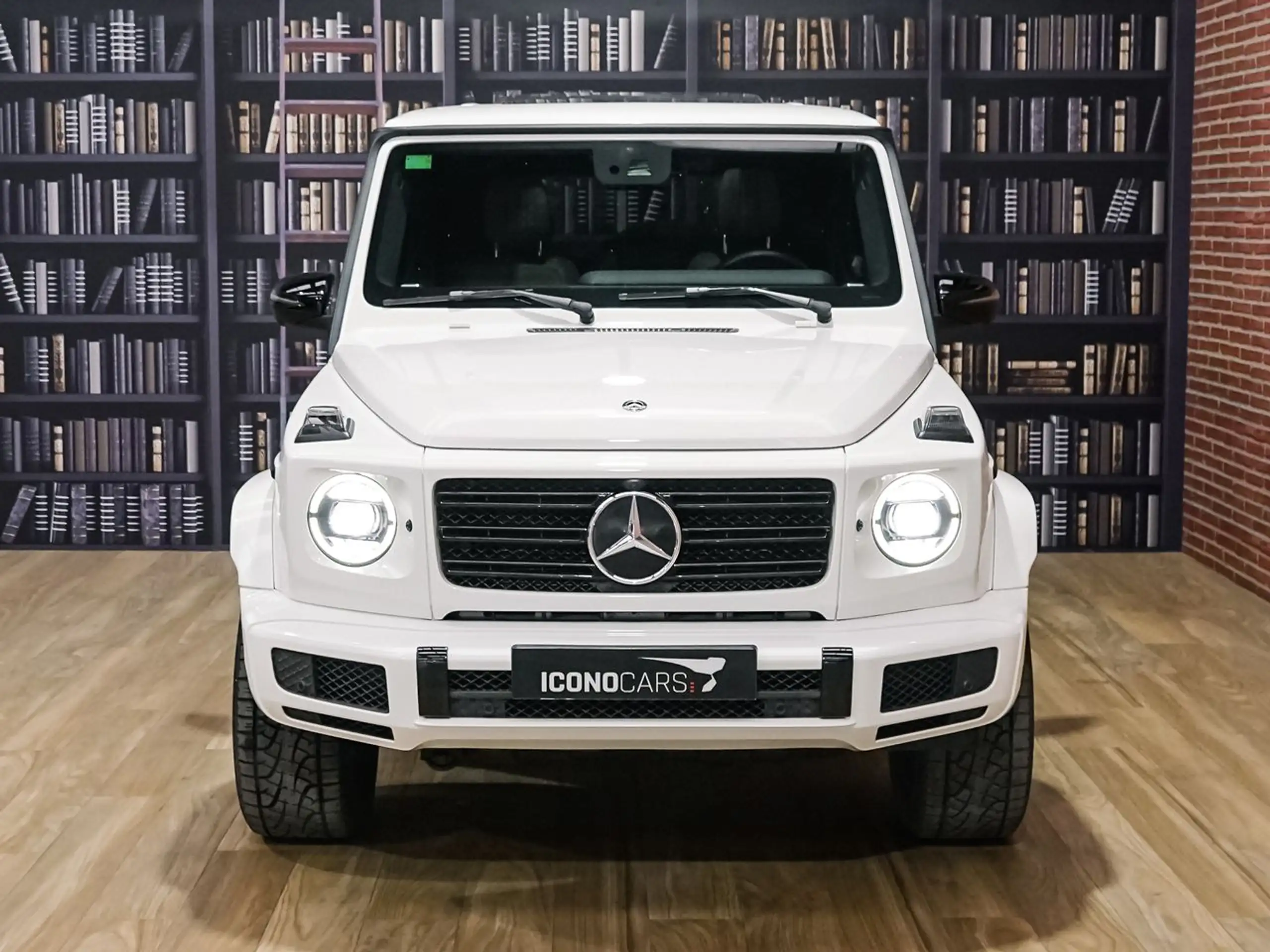 Mercedes-Benz - G 350