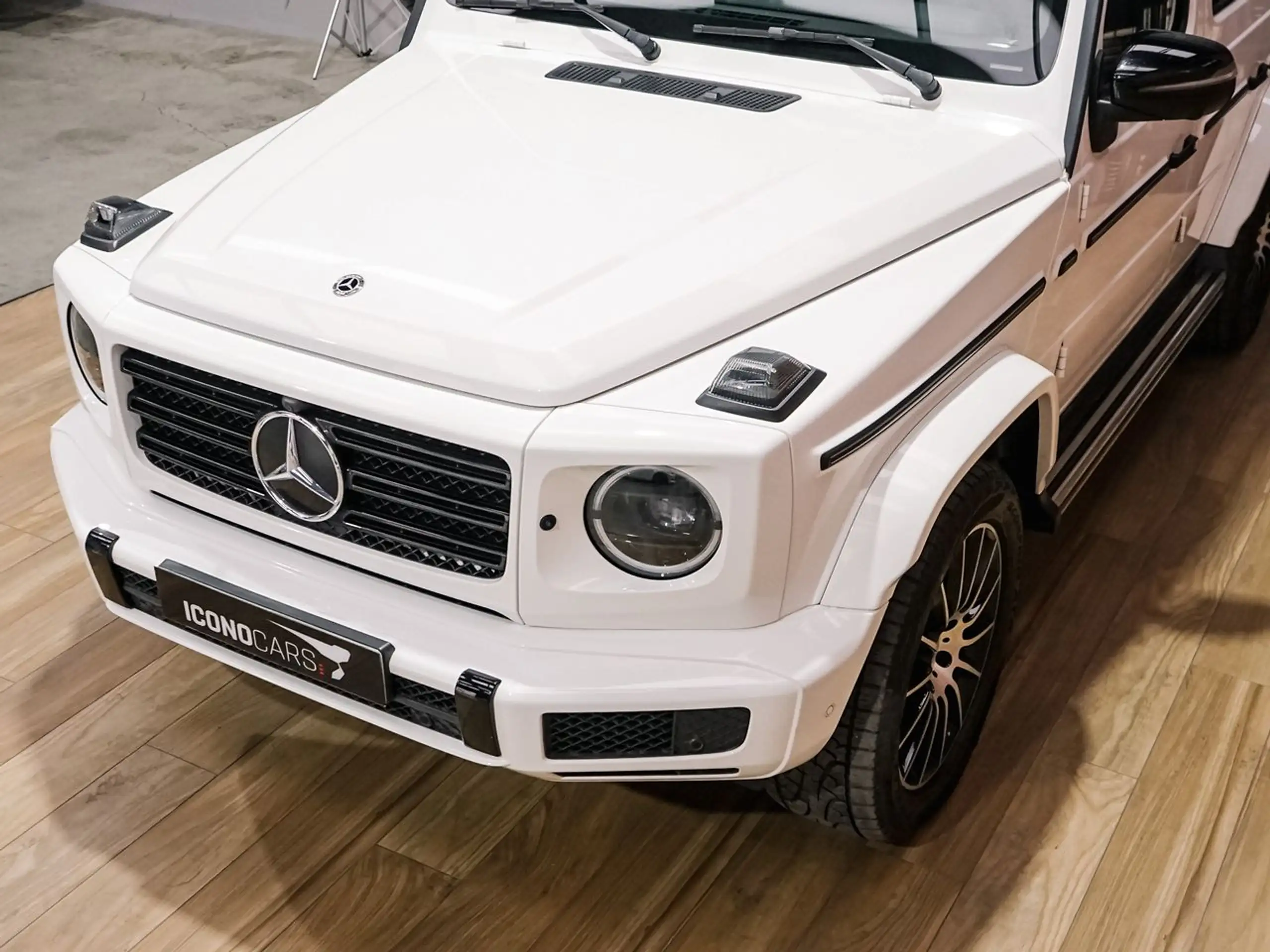 Mercedes-Benz - G 350