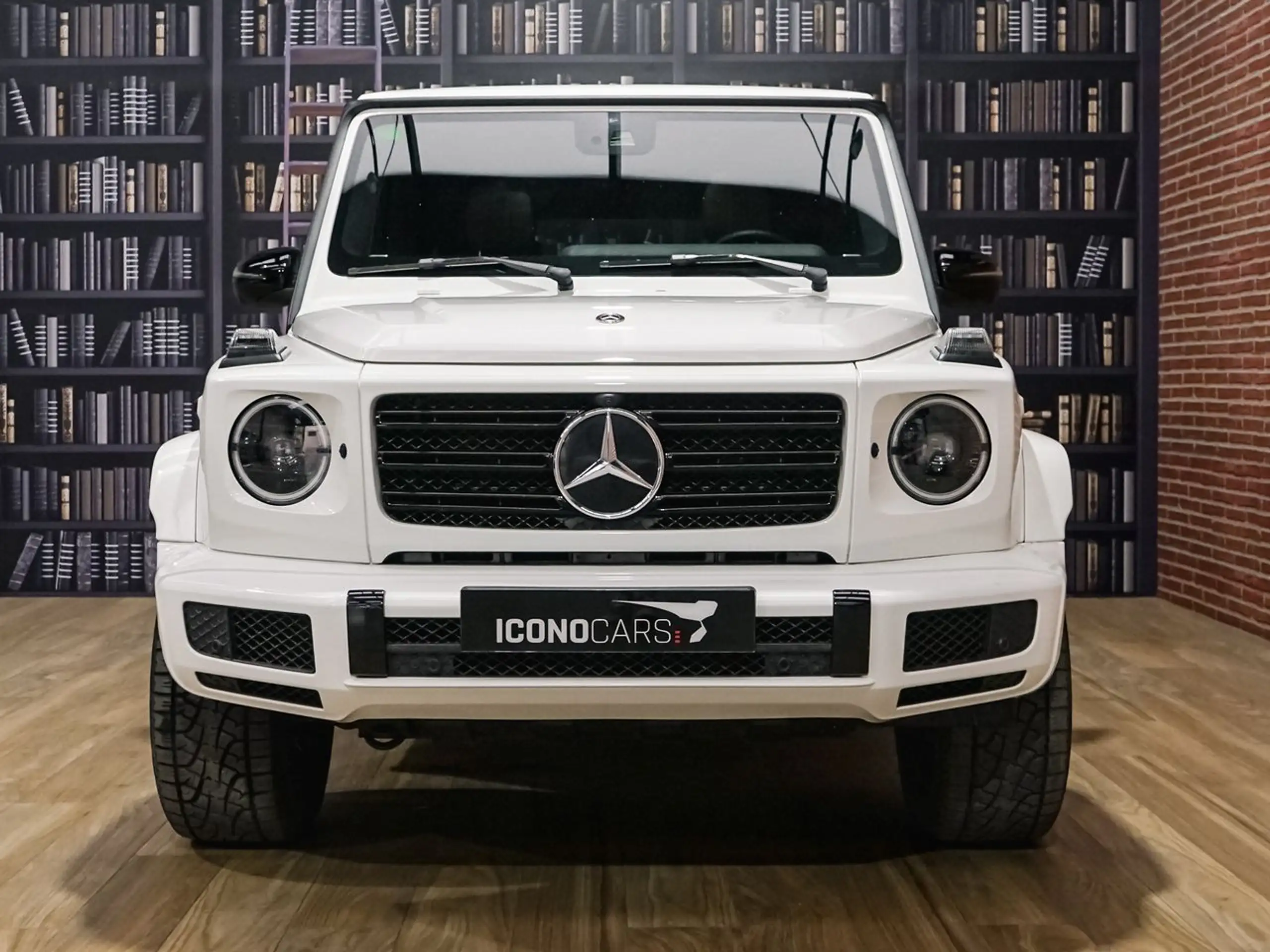 Mercedes-Benz - G 350