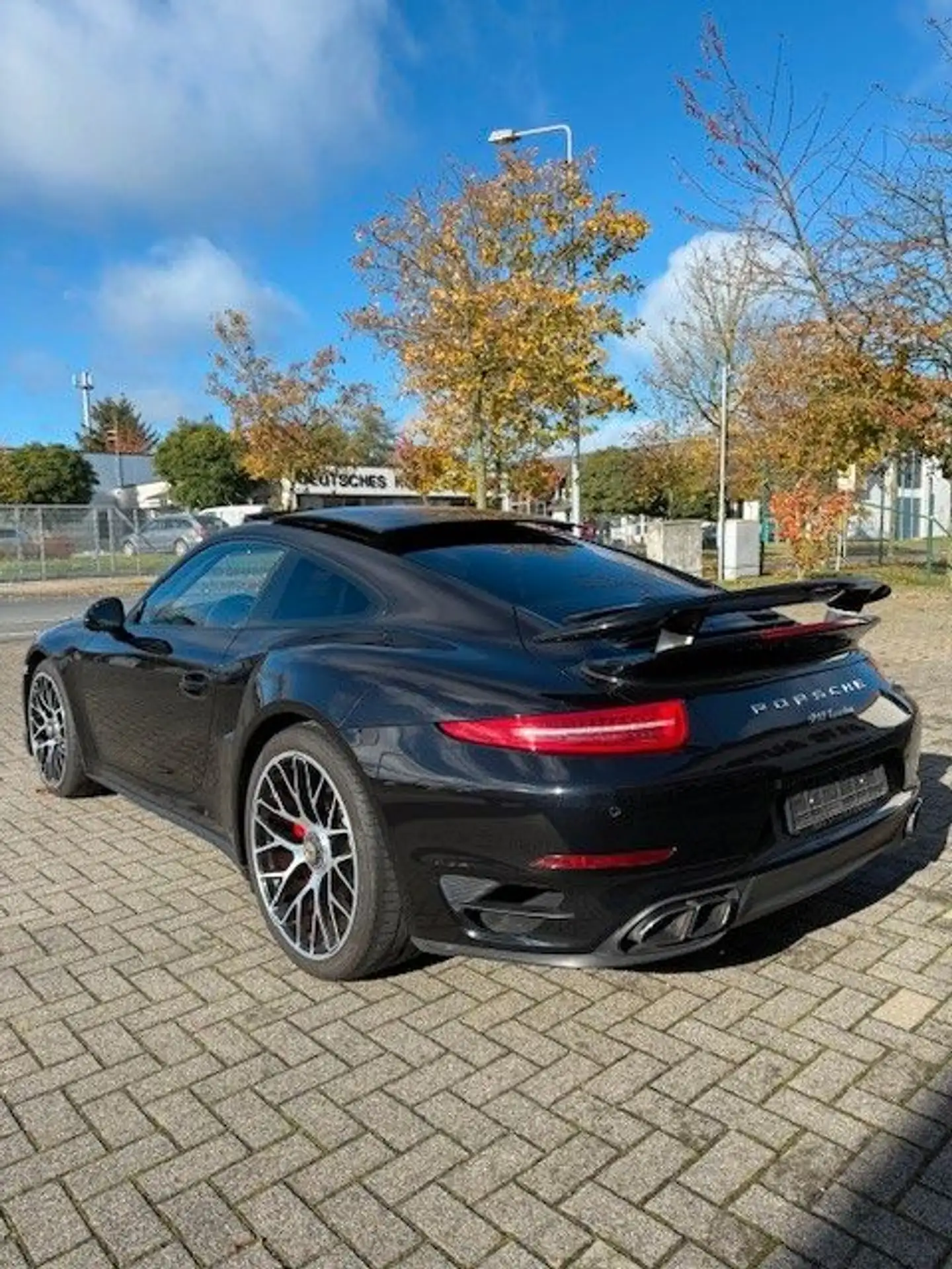 Porsche - 911