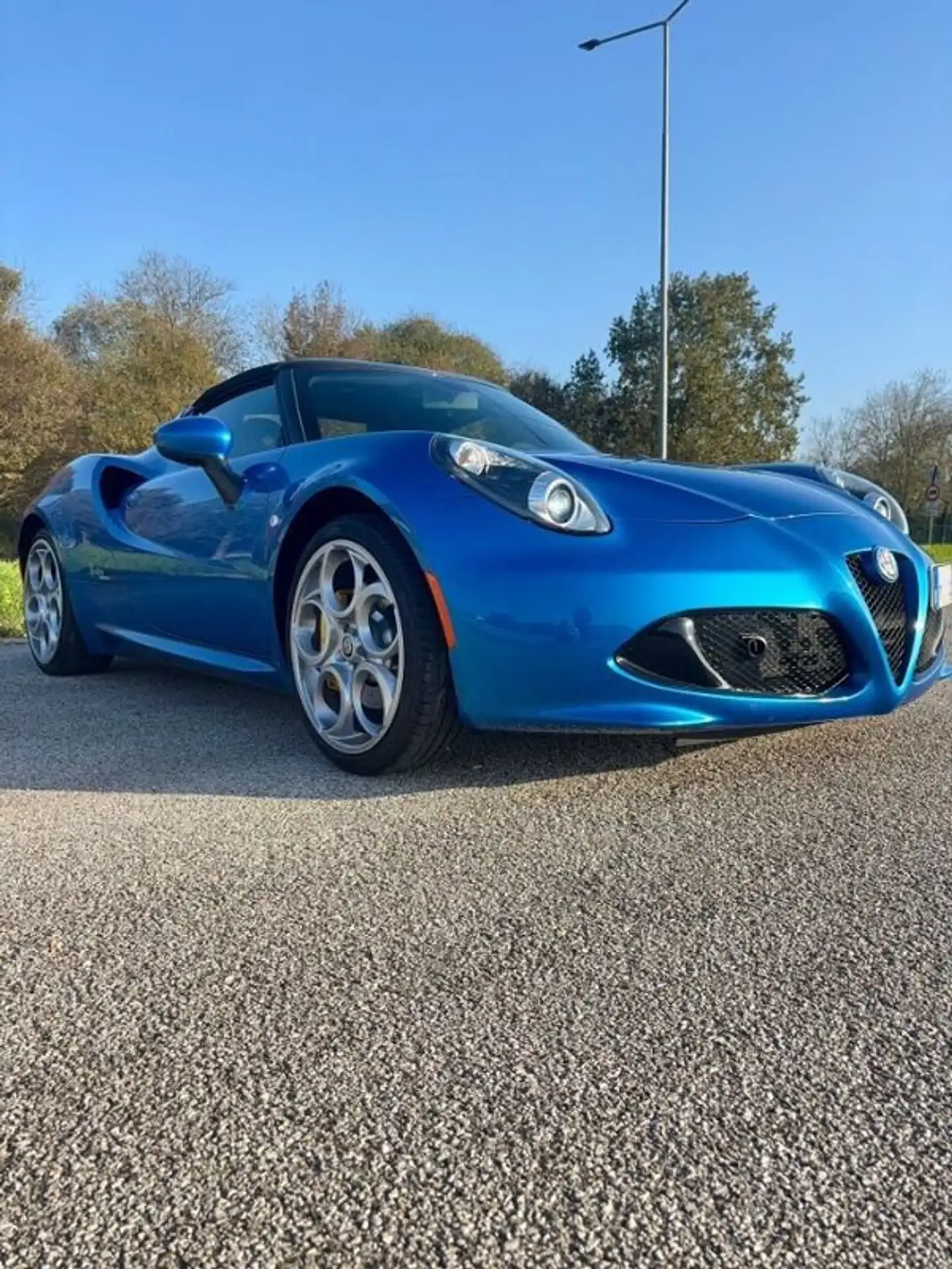 Alfa Romeo - 4C