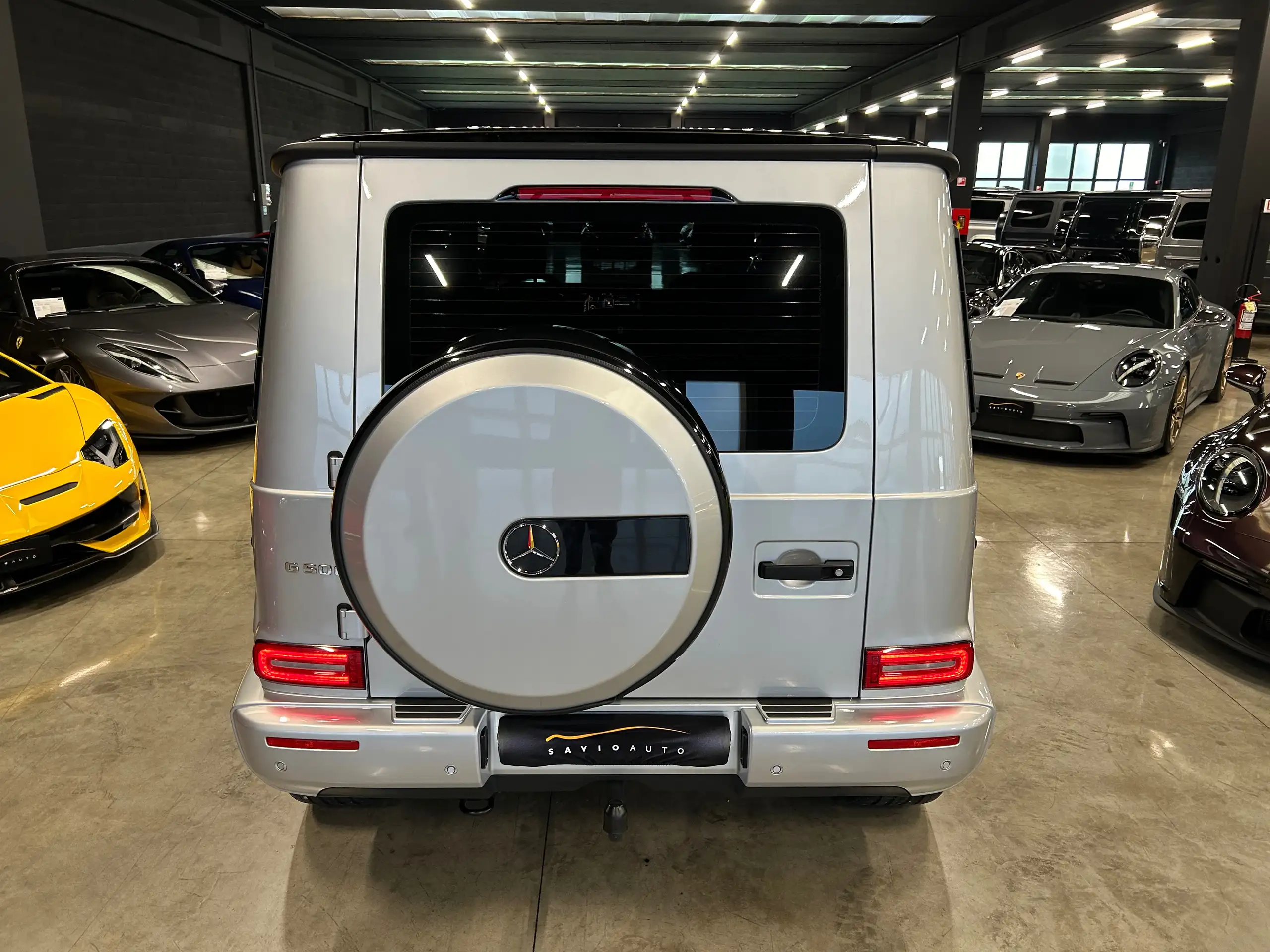 Mercedes-Benz - G 500