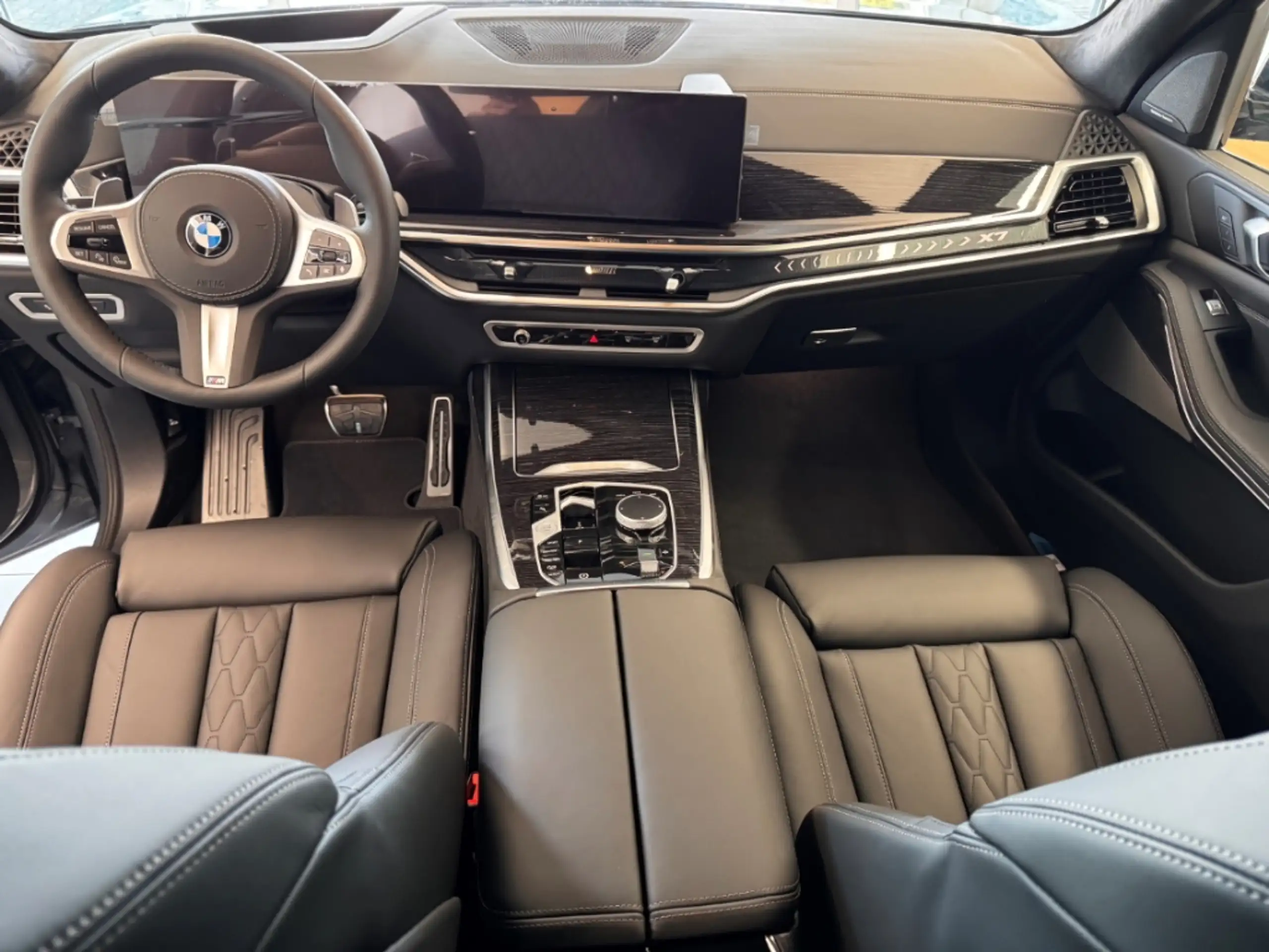 BMW - X7