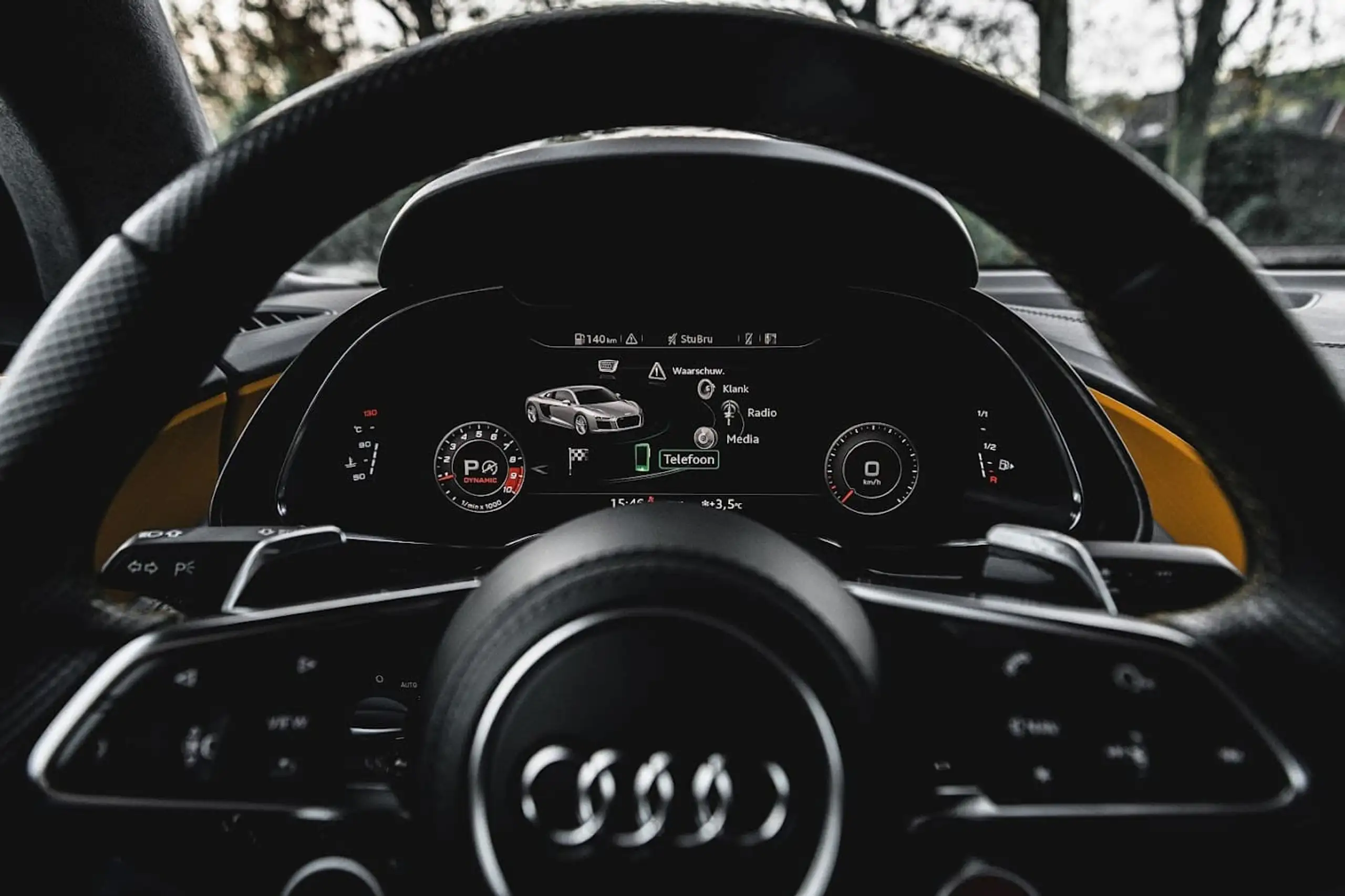 Audi - R8