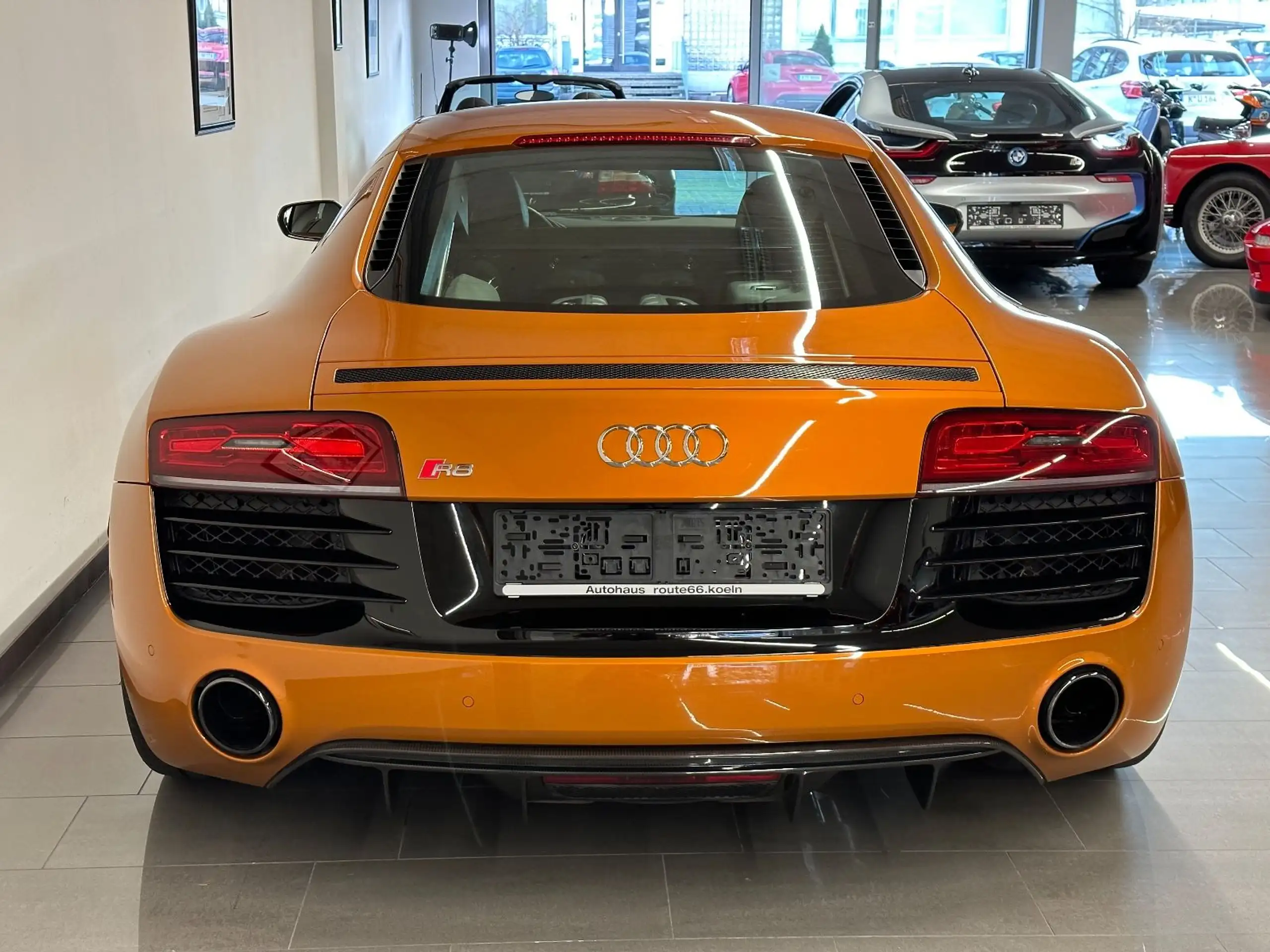 Audi - R8