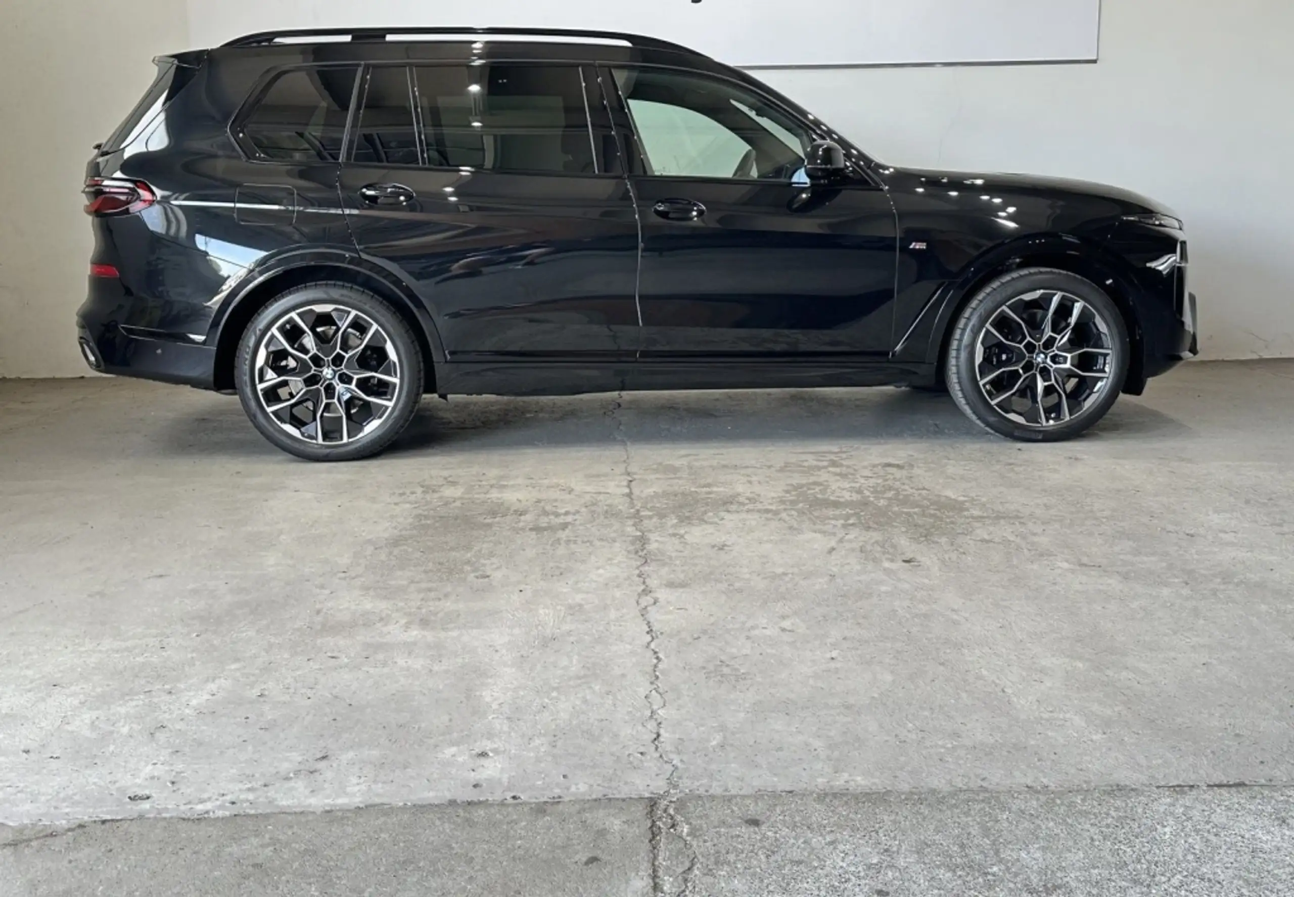 BMW - X7